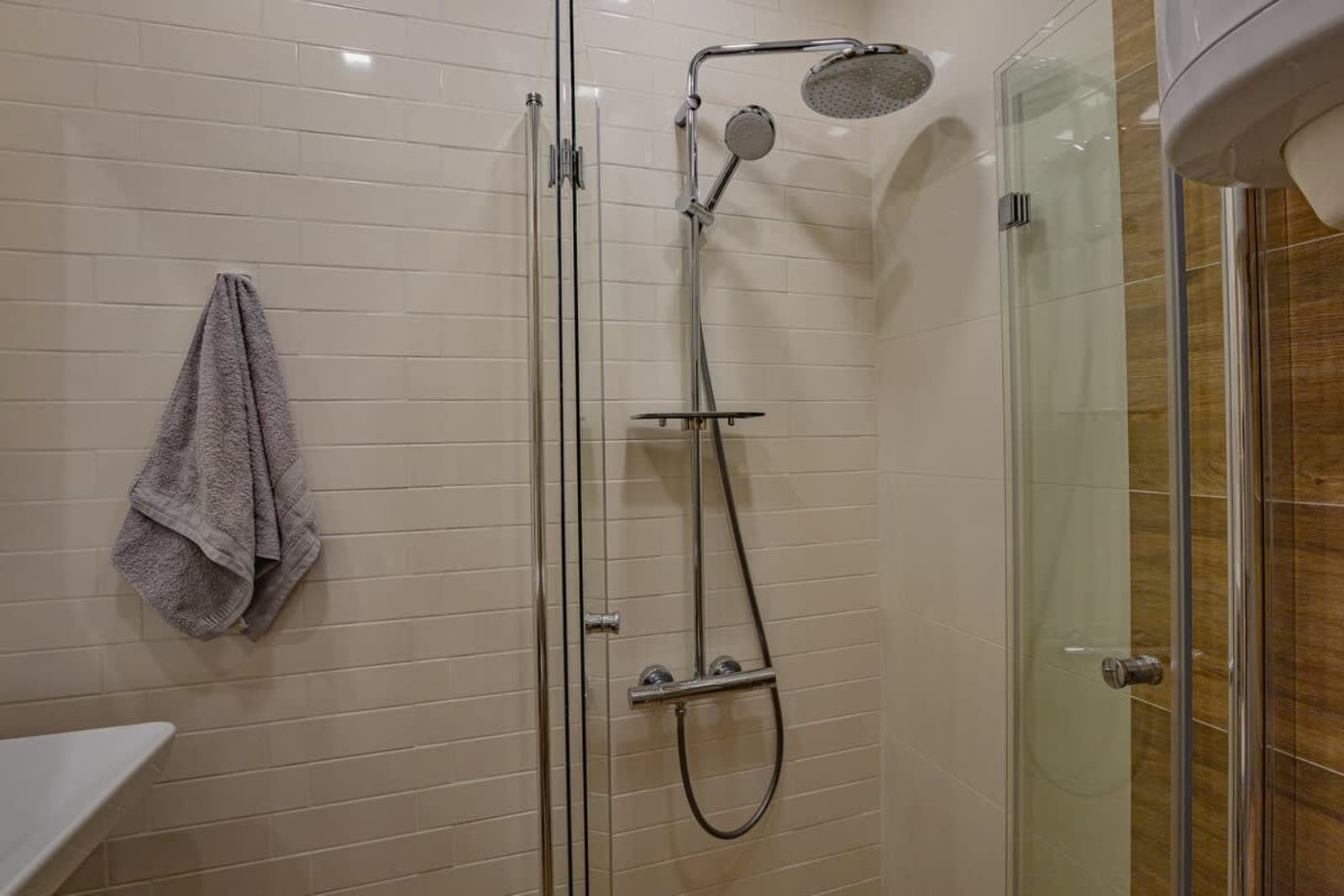 Modern 1BR Apt – Top Location, 4 min to Metro - Photo 6