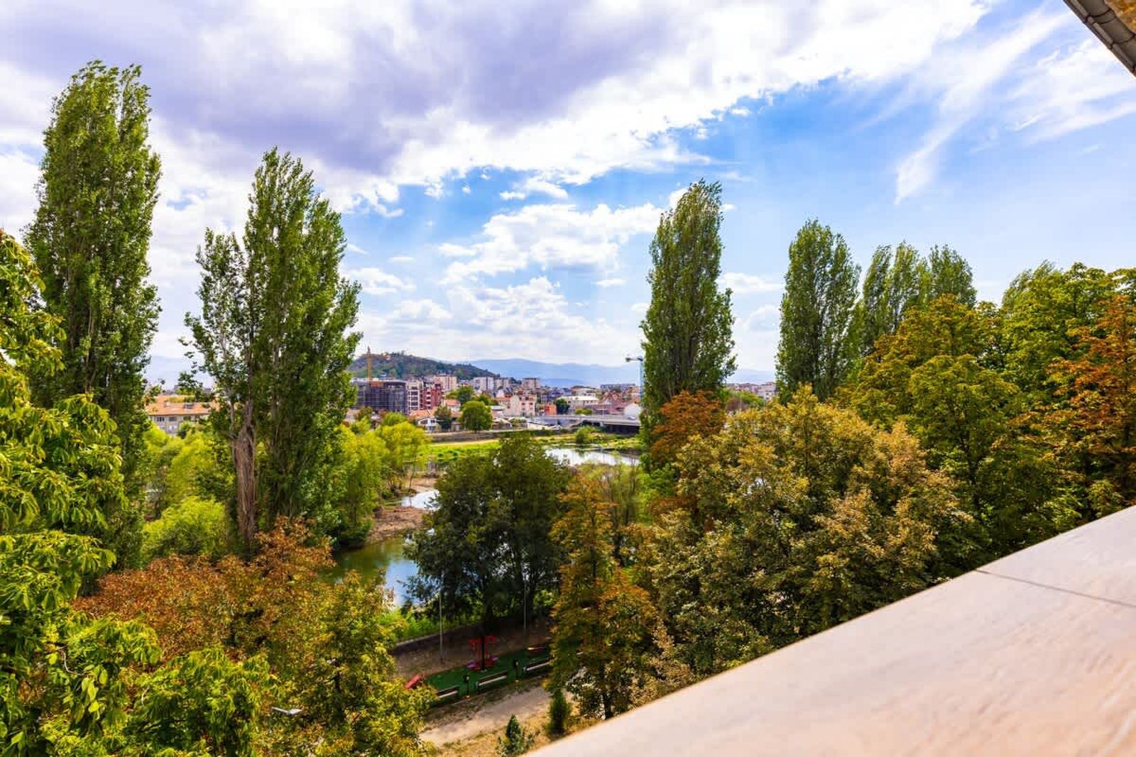 The Urban Nest-2BD Apartment with a Terrace - Photo 21