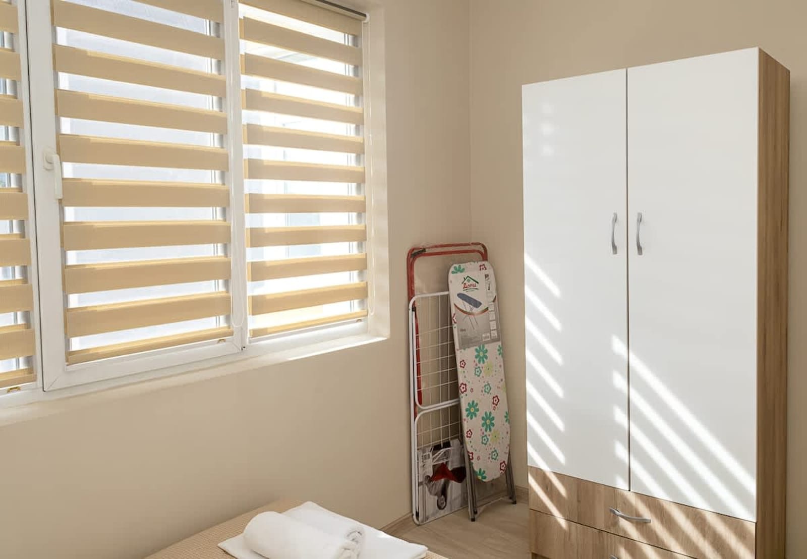 Bright One-Bedroom Flat with Balcony | Quiet Area - Photo 13