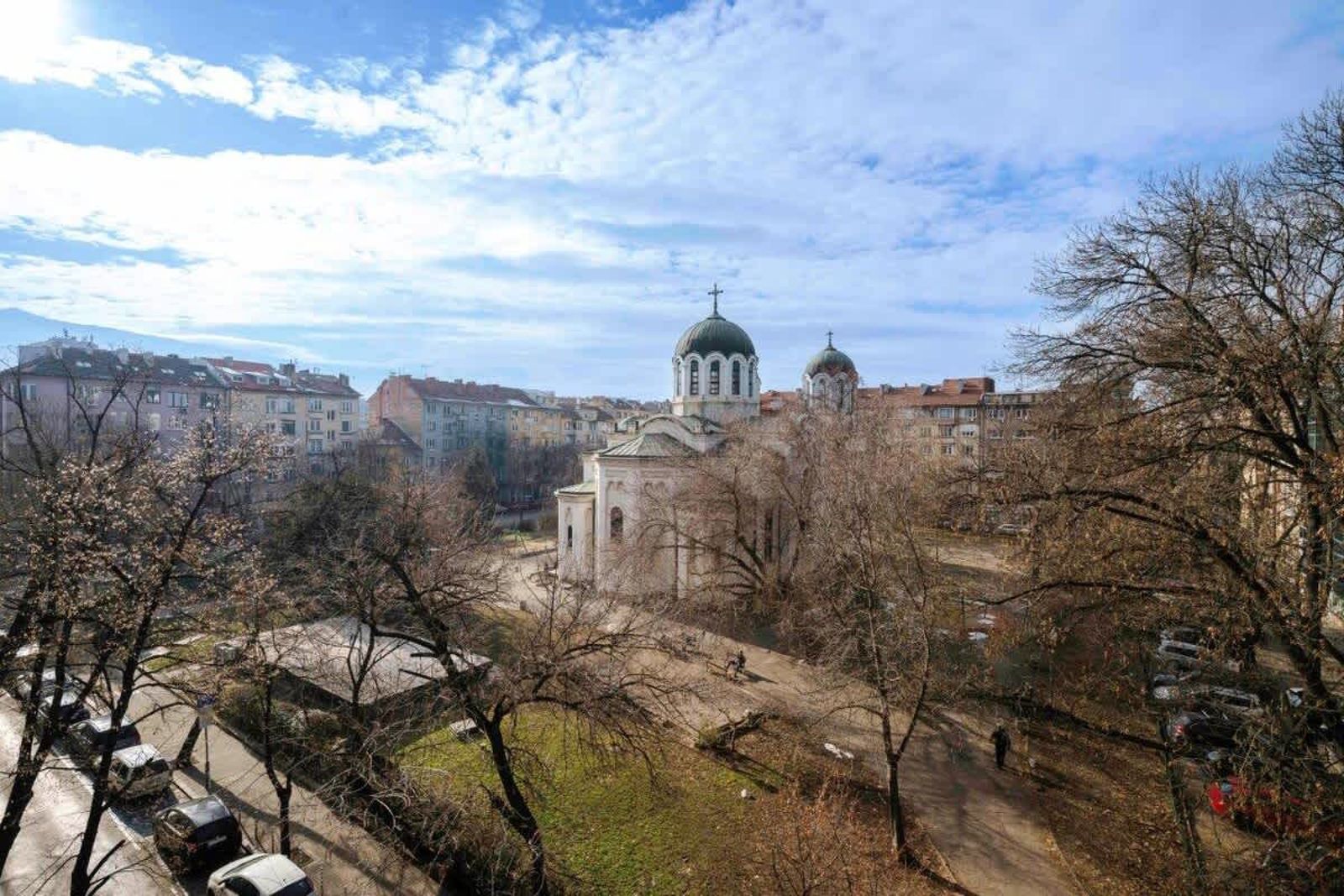 Luminous Central Retreat Spacious 2BD Apartment - Photo 6