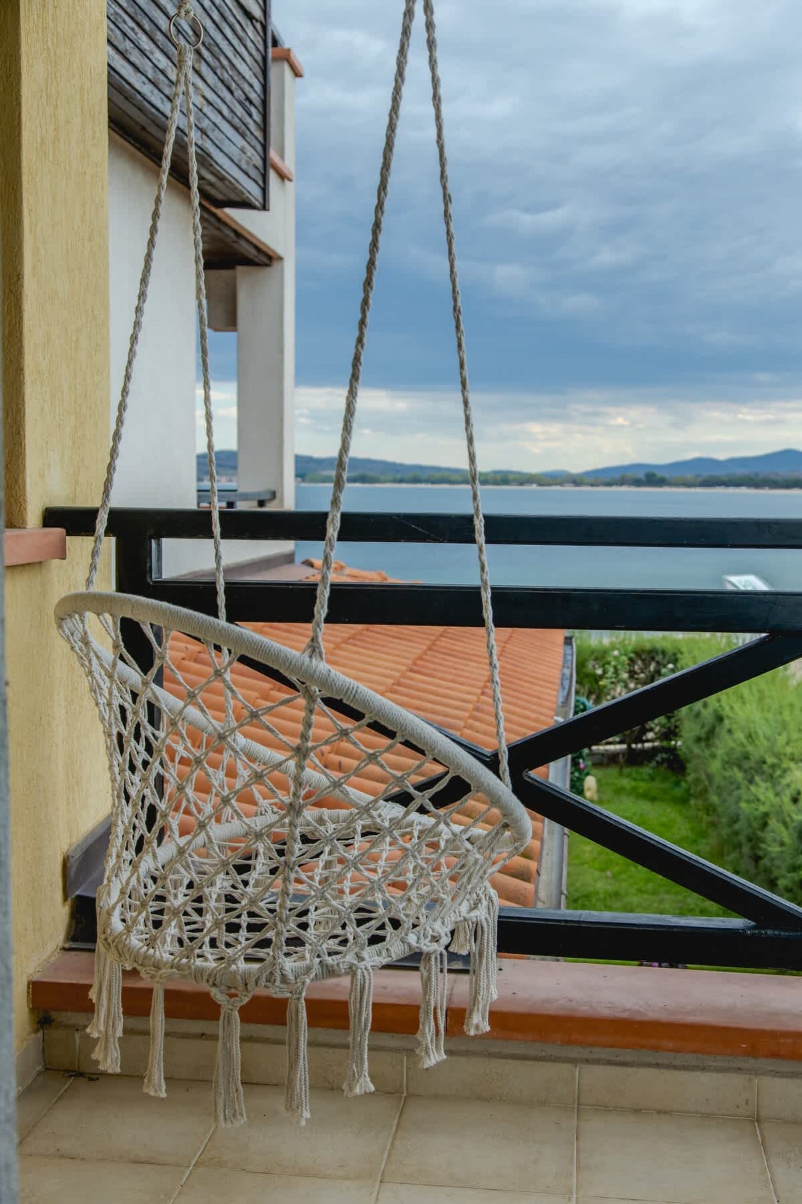 Lovely 3BD flat with Parking and Sea View - Photo 12