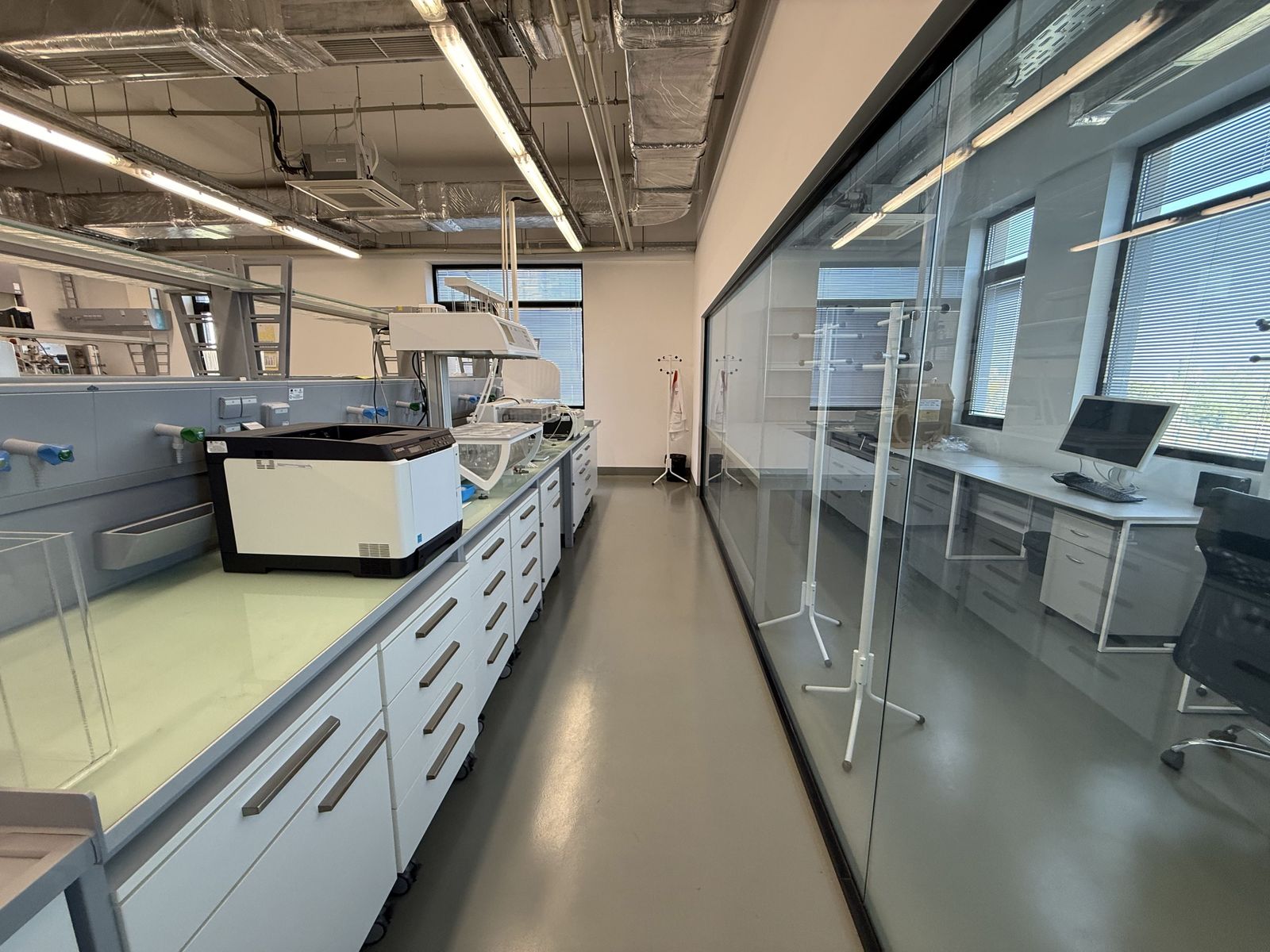 Modern Laboratory in Sofia - Photo 33