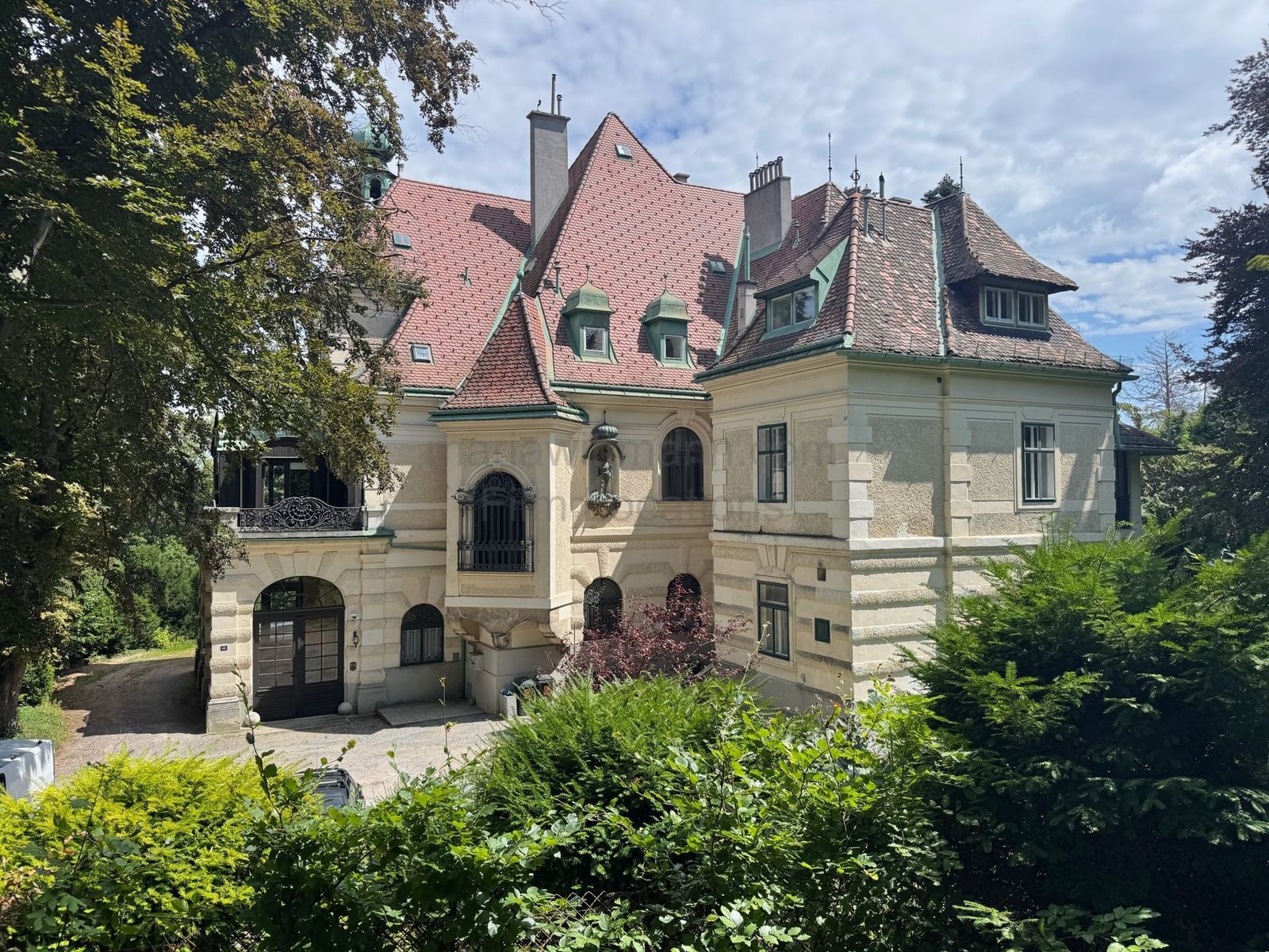 Location 495 - Cover Photo