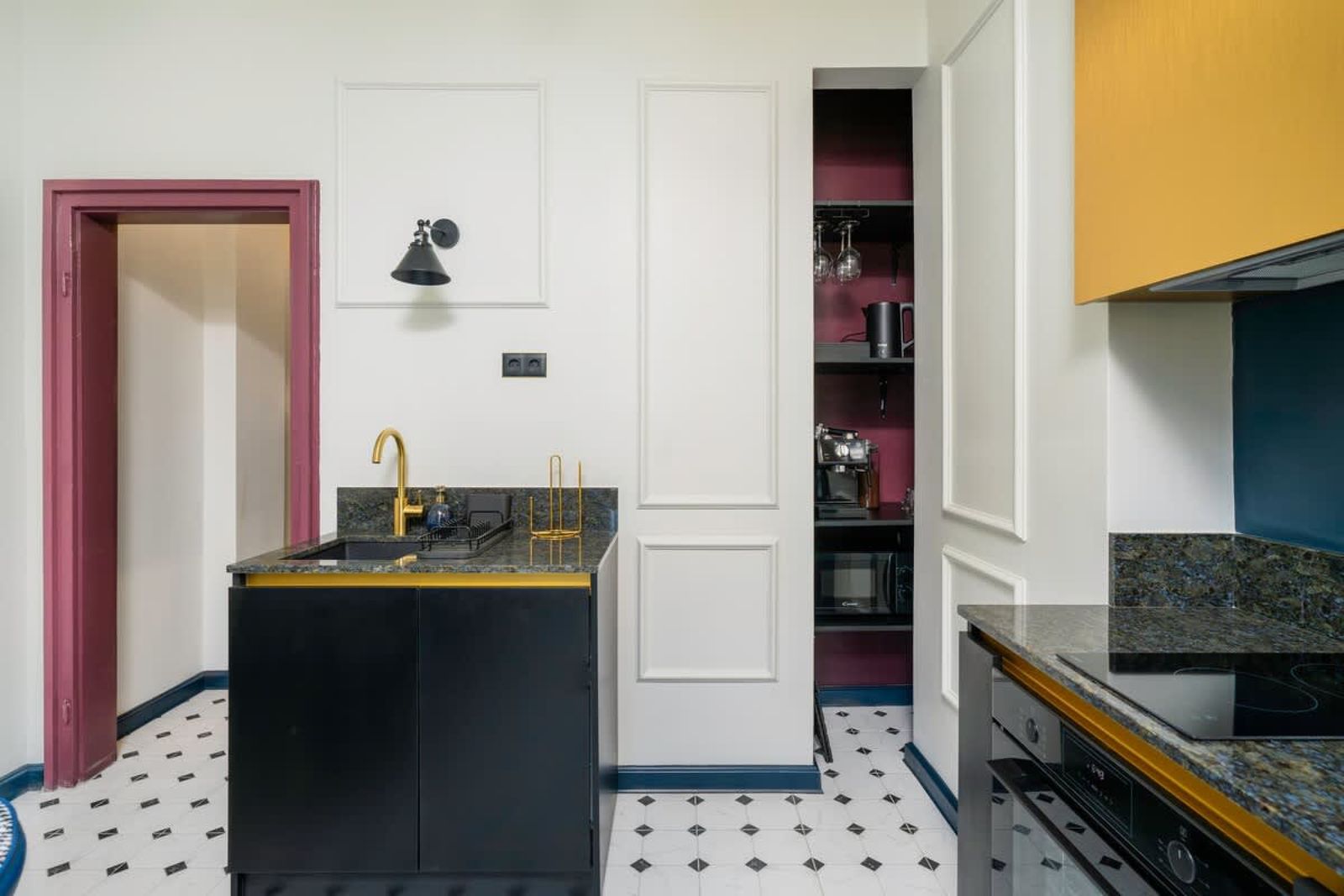 Royal Retreat - Your central designer spot - Photo 9