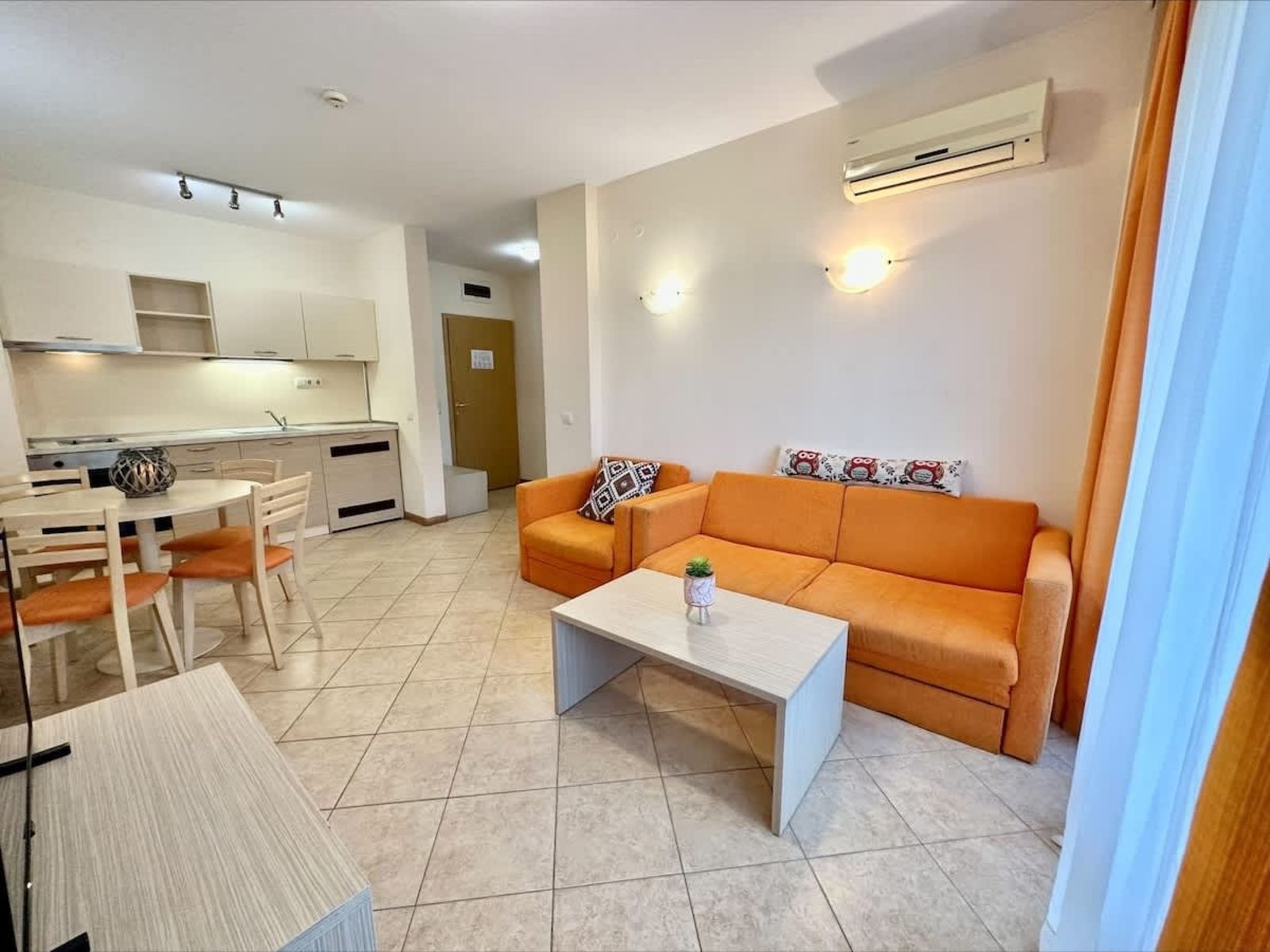 Cozy apartment with balcony in Royal Sun - Photo 29