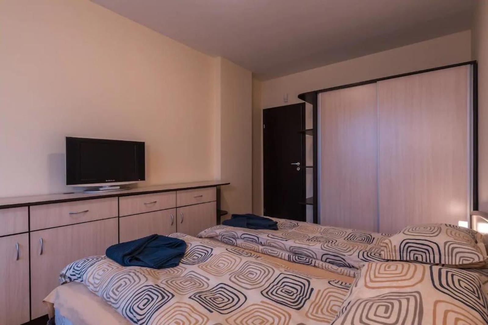 Charming, fully-furnished, 2-bedroom apartment - Photo 11