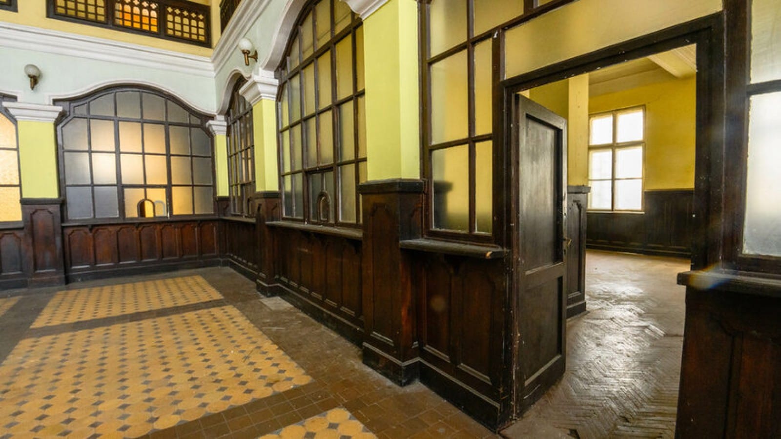 Period train station from the turn of the 20th Century_16