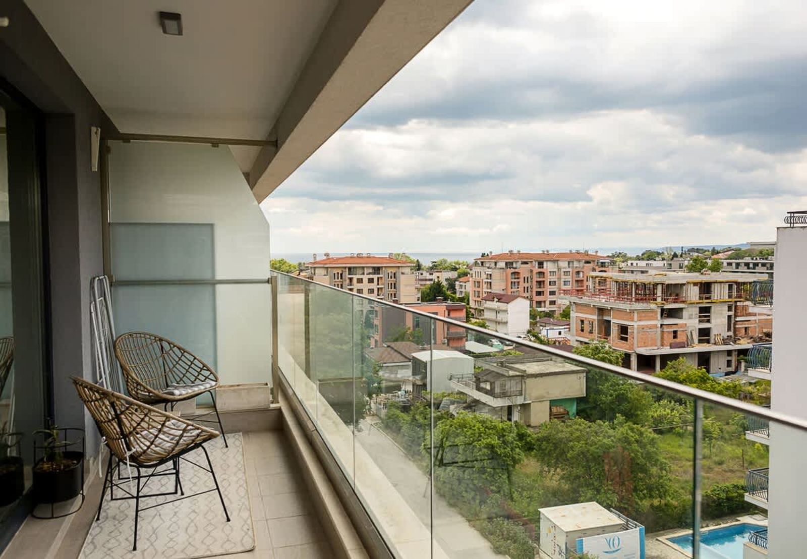 Chic 1BD Flat in St Constantine &amp; Helena Complex - Photo 3