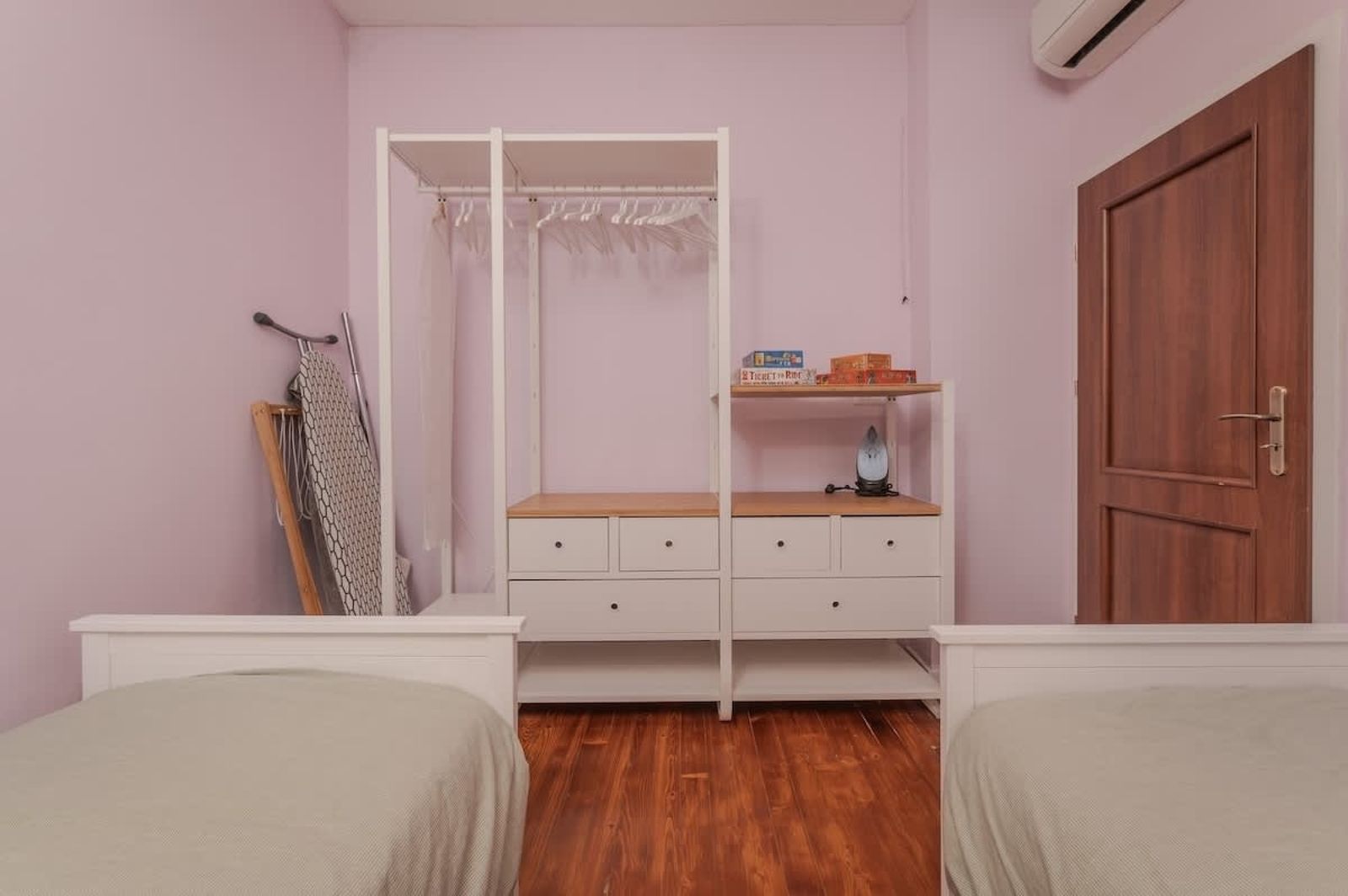 Flamingo Flat /Two-bedroom with Balcony\ - Photo 32