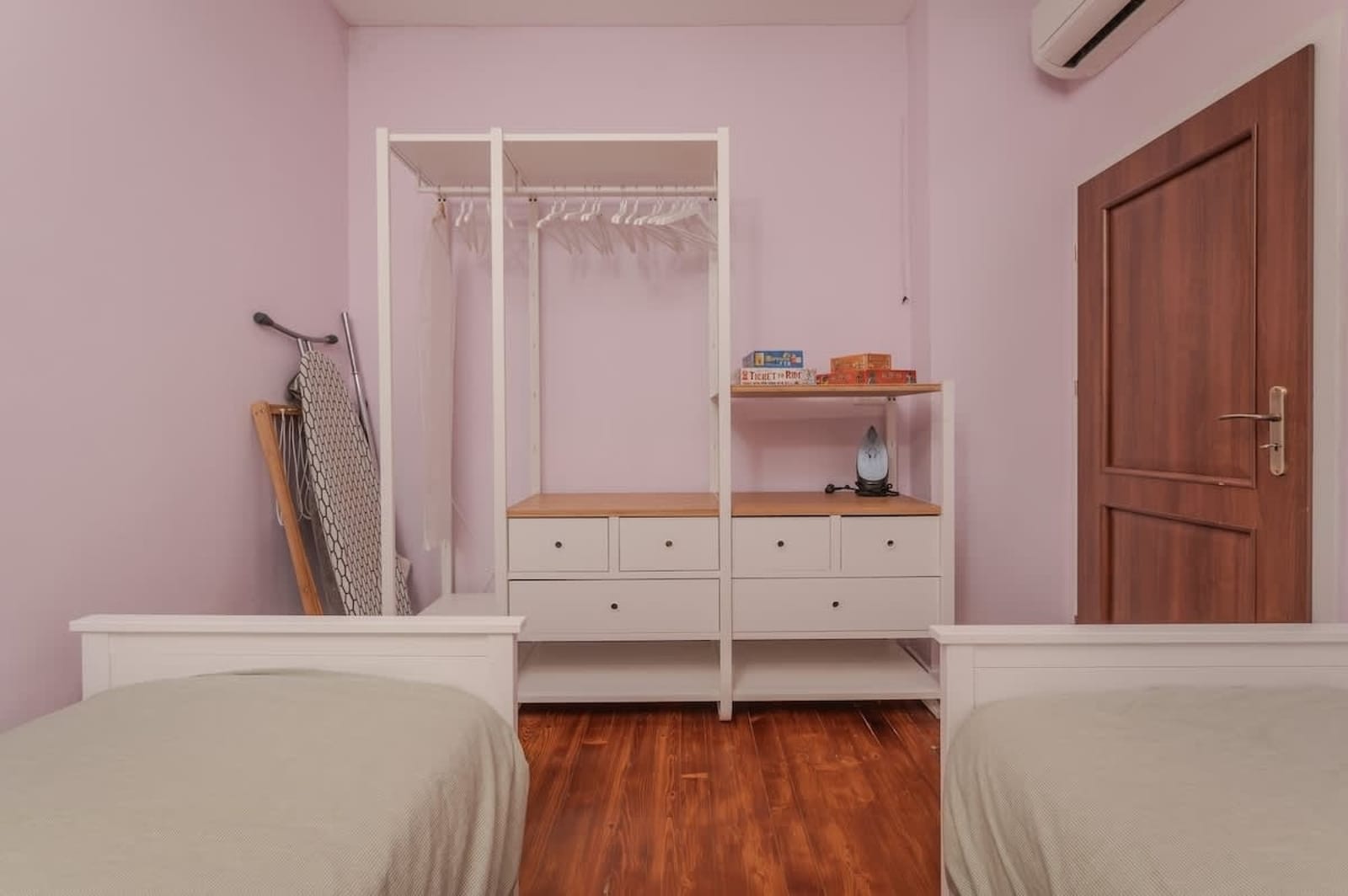 Flamingo Flat /Two-bedroom with Balcony\ - Photo 32