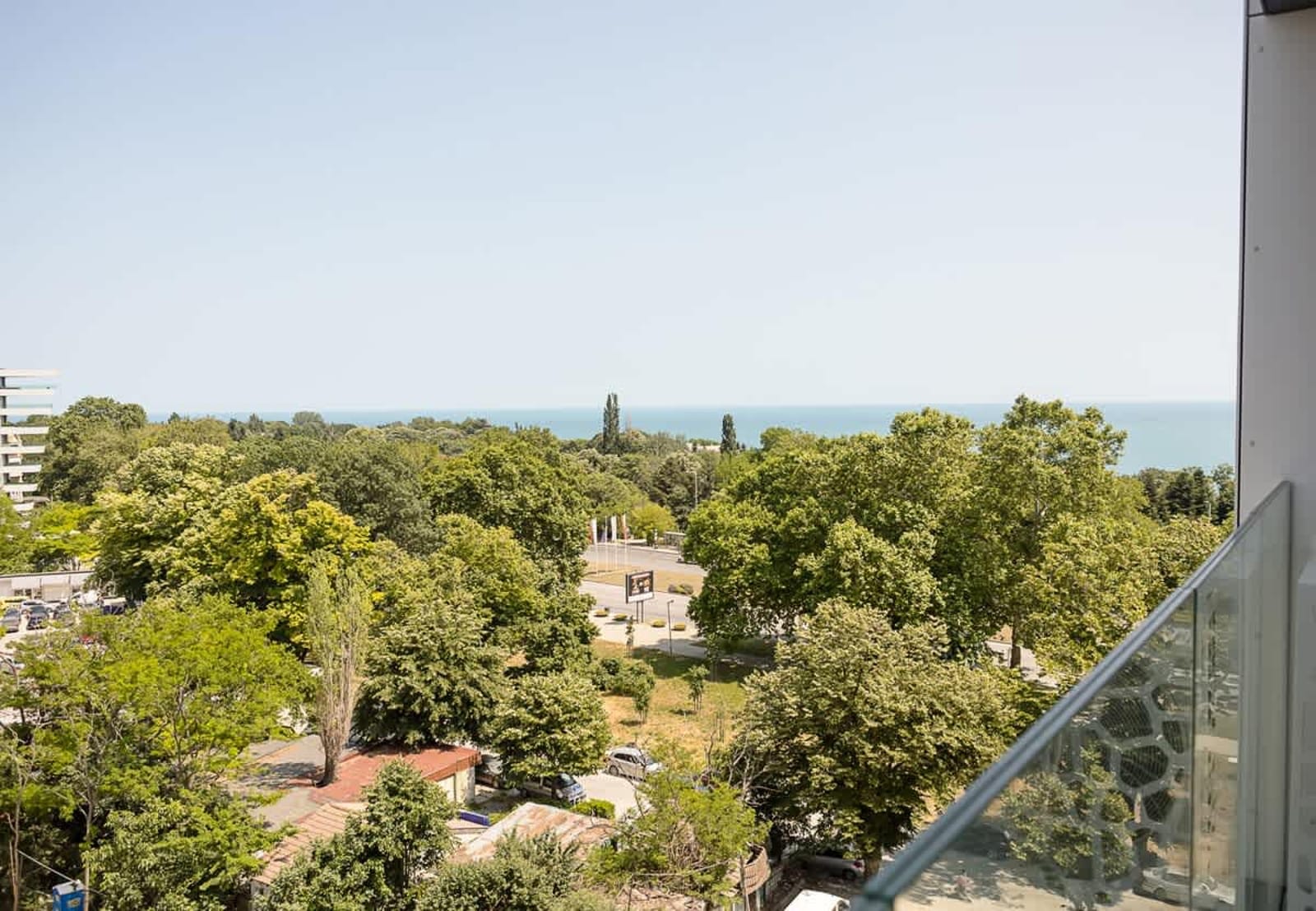 Stylish City Living by the Sea - 2BR Flat in Varna - Photo 32