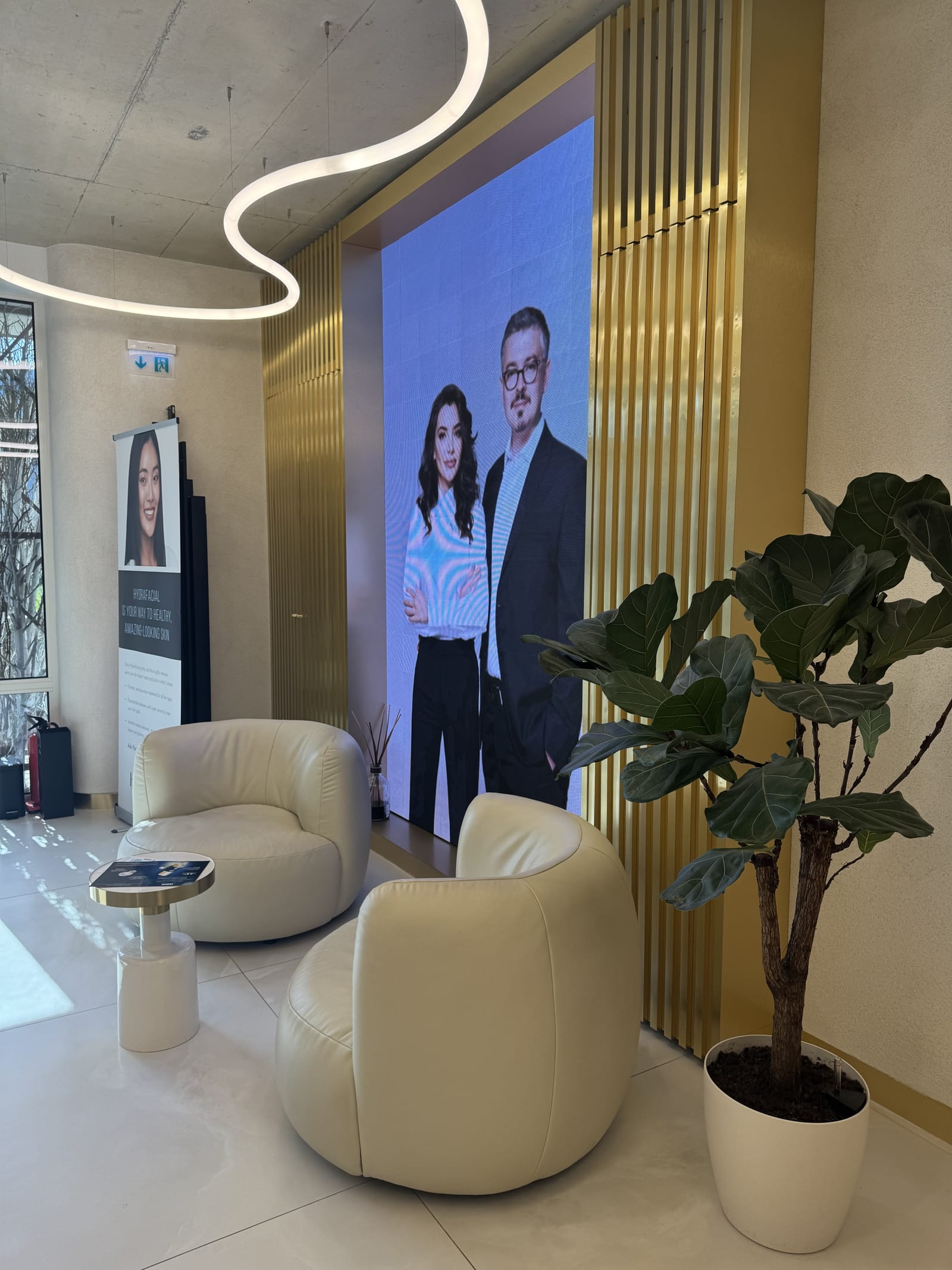 Dermatology &amp; Plastic Surgery Clinic - Photo 17