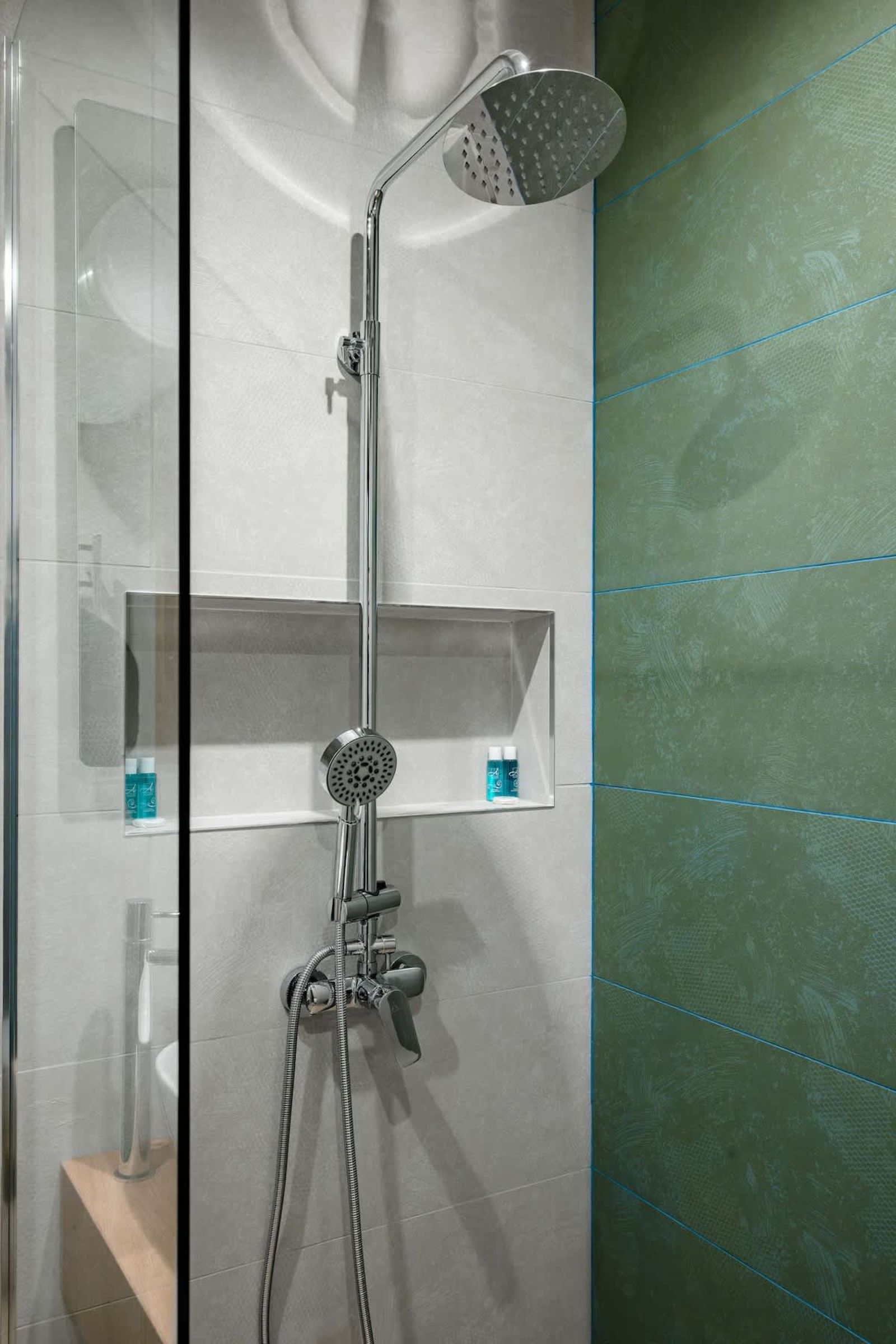 Green Haven Under the Roof - Photo 17