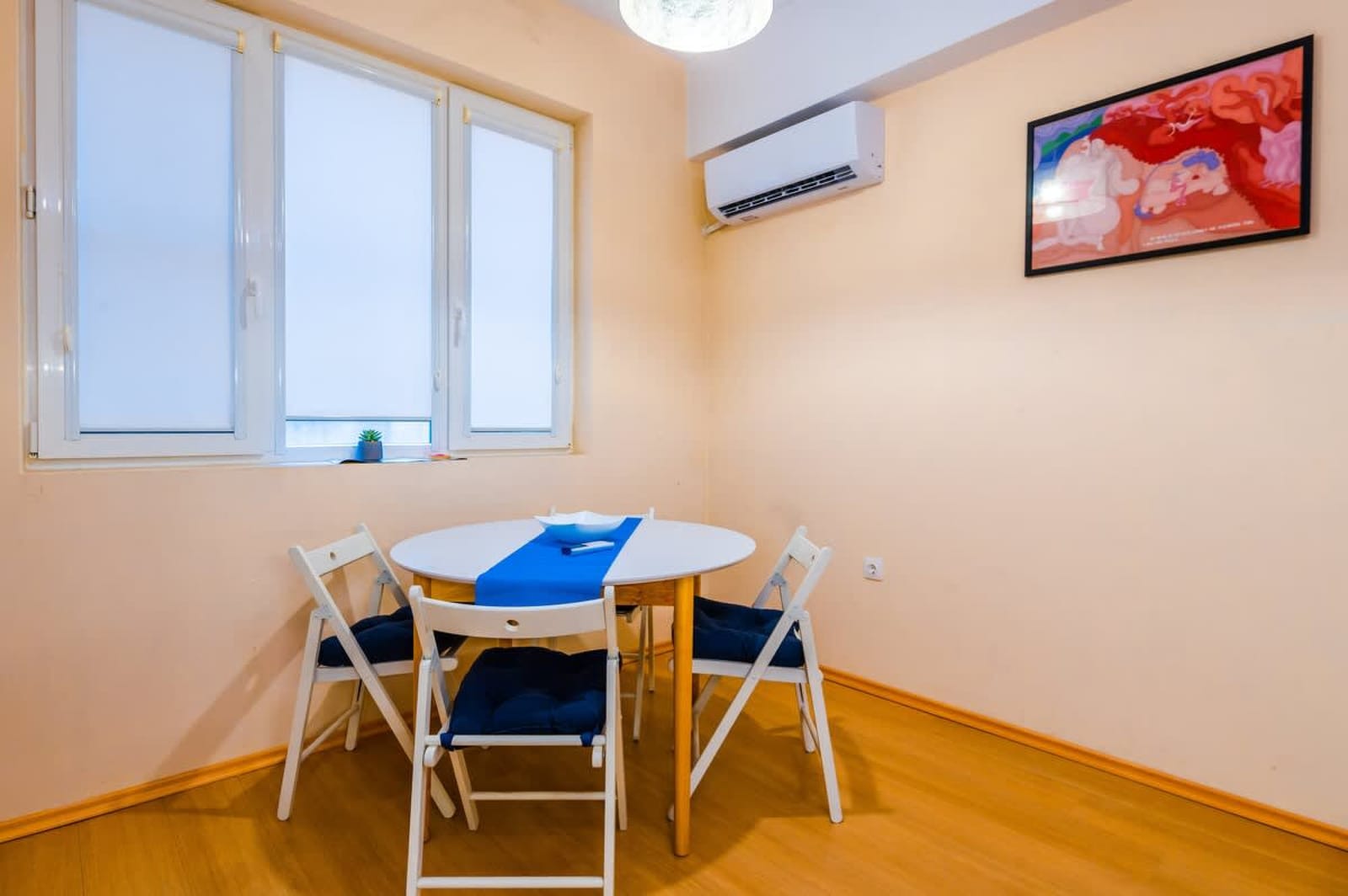 Sofia’s Best Area - Workspace+300 MBPS WiFi - Photo 18