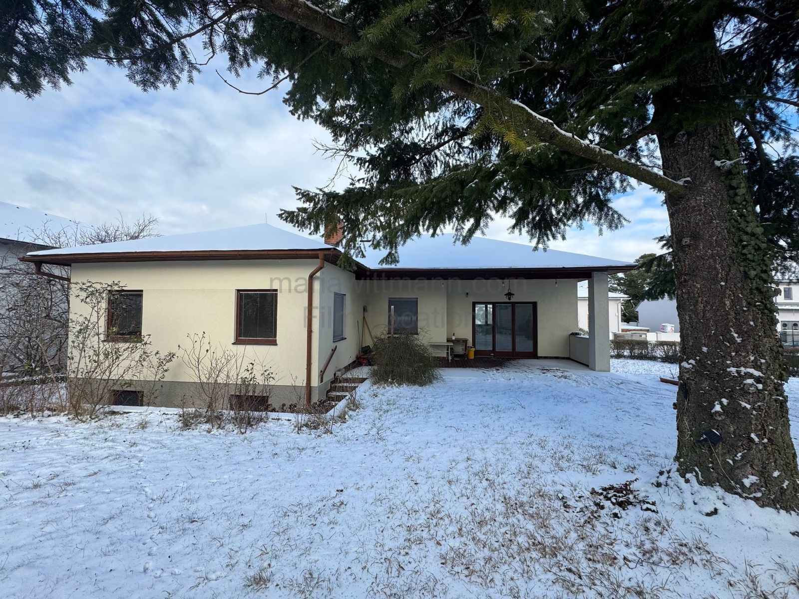 Location 520 - Cover Photo