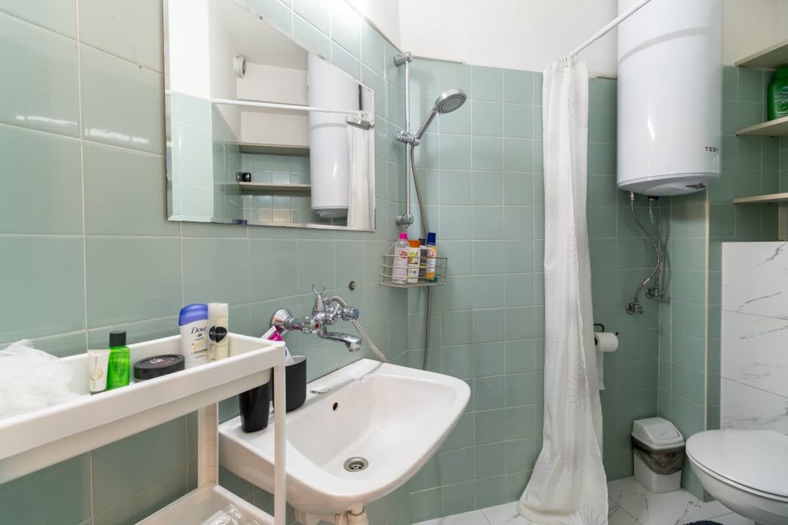 Chic Urban Getaway in City Center - Photo 25