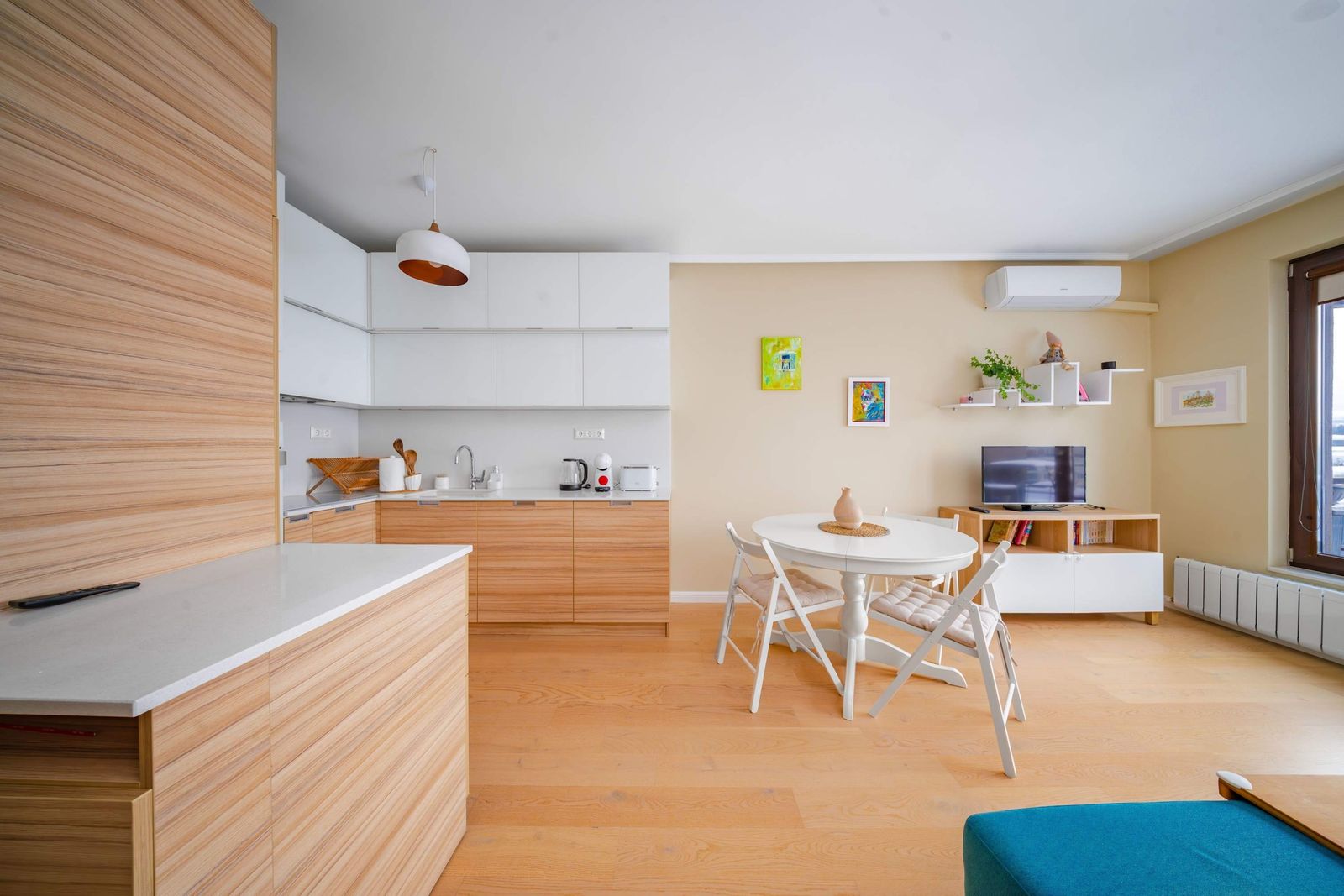 Sunny 1BR with Balcony - Photo 12