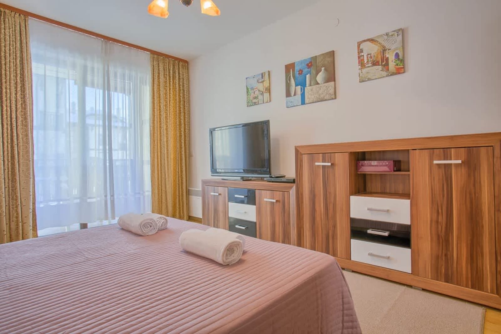 Cozy One-Bedroom apartment with Nature View - Photo 2