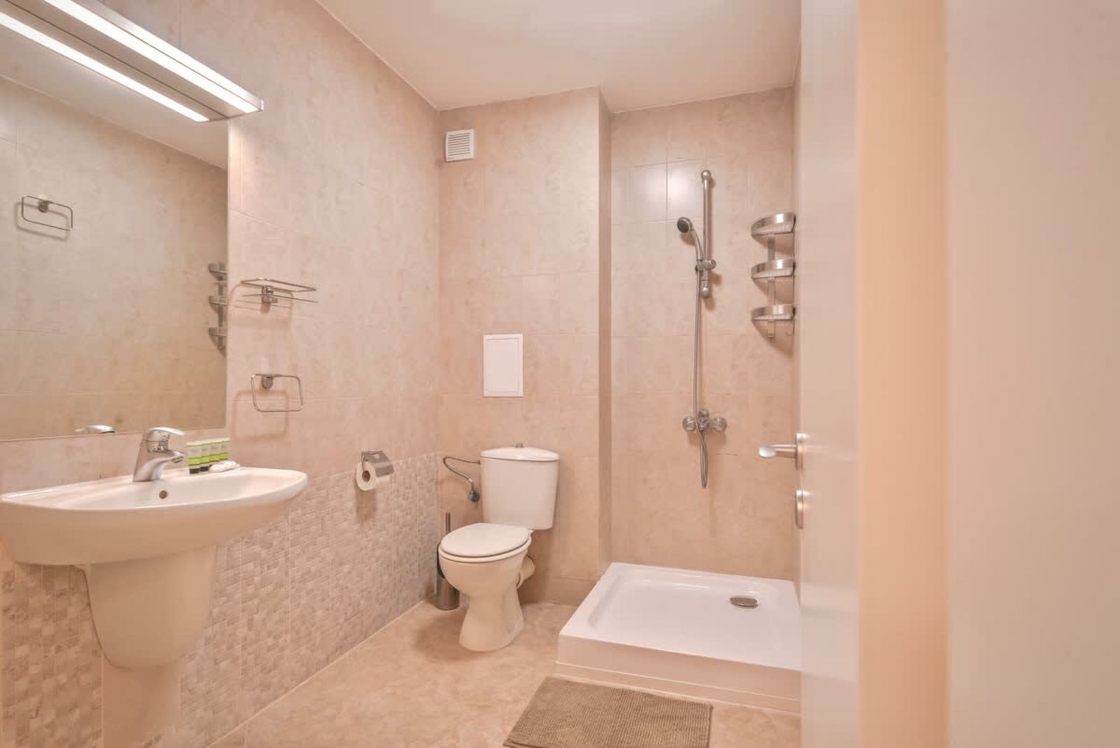 Spacious 2BD/2BA Flat - South Park &amp; Vitosha Views - Photo 29