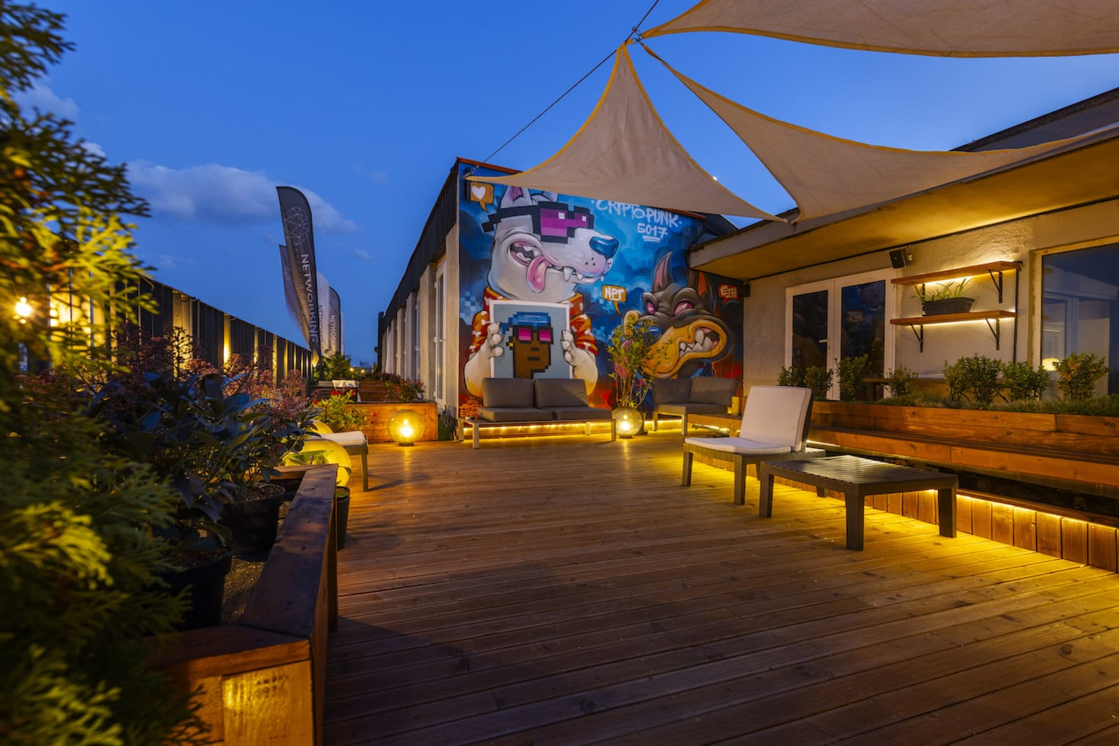 Cinematic modern co-working space in Sofia - Photo 14