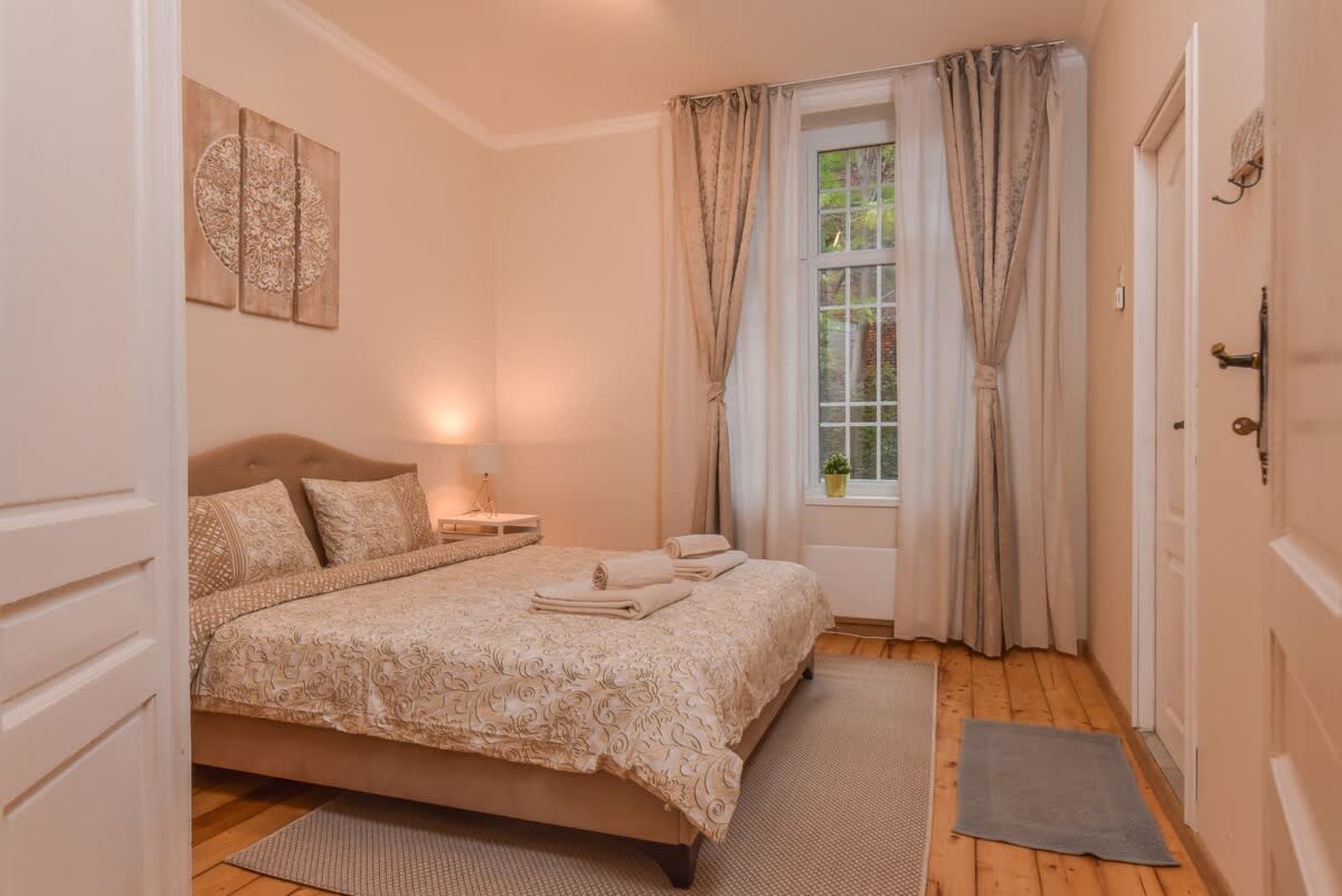 Spacious 2BD/2BA Flat near Serdika Metro &amp; History - Photo 18