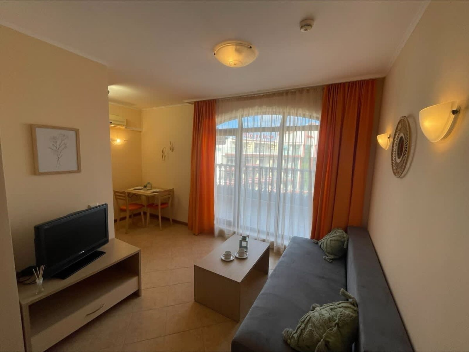 Cozy Apartment with Balcony  Royal Sun - Photo 20