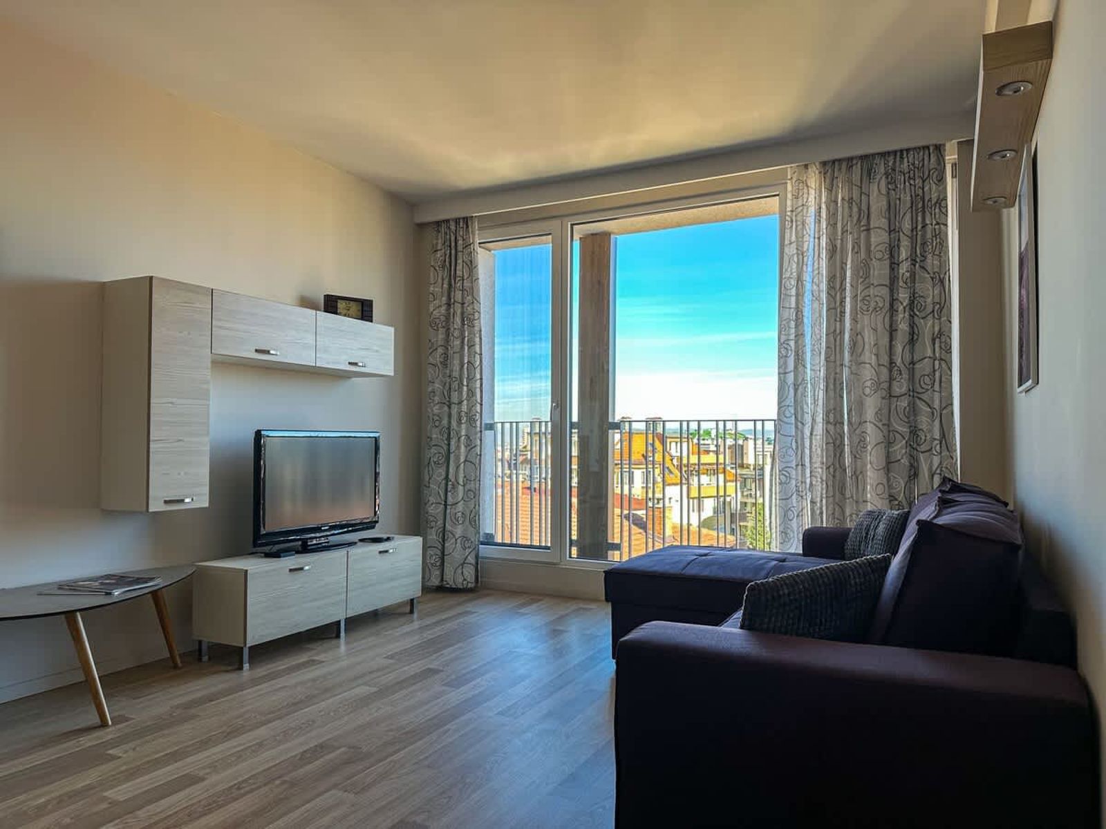 Quiet &amp; Comfortable Urban Retreat - Photo 6