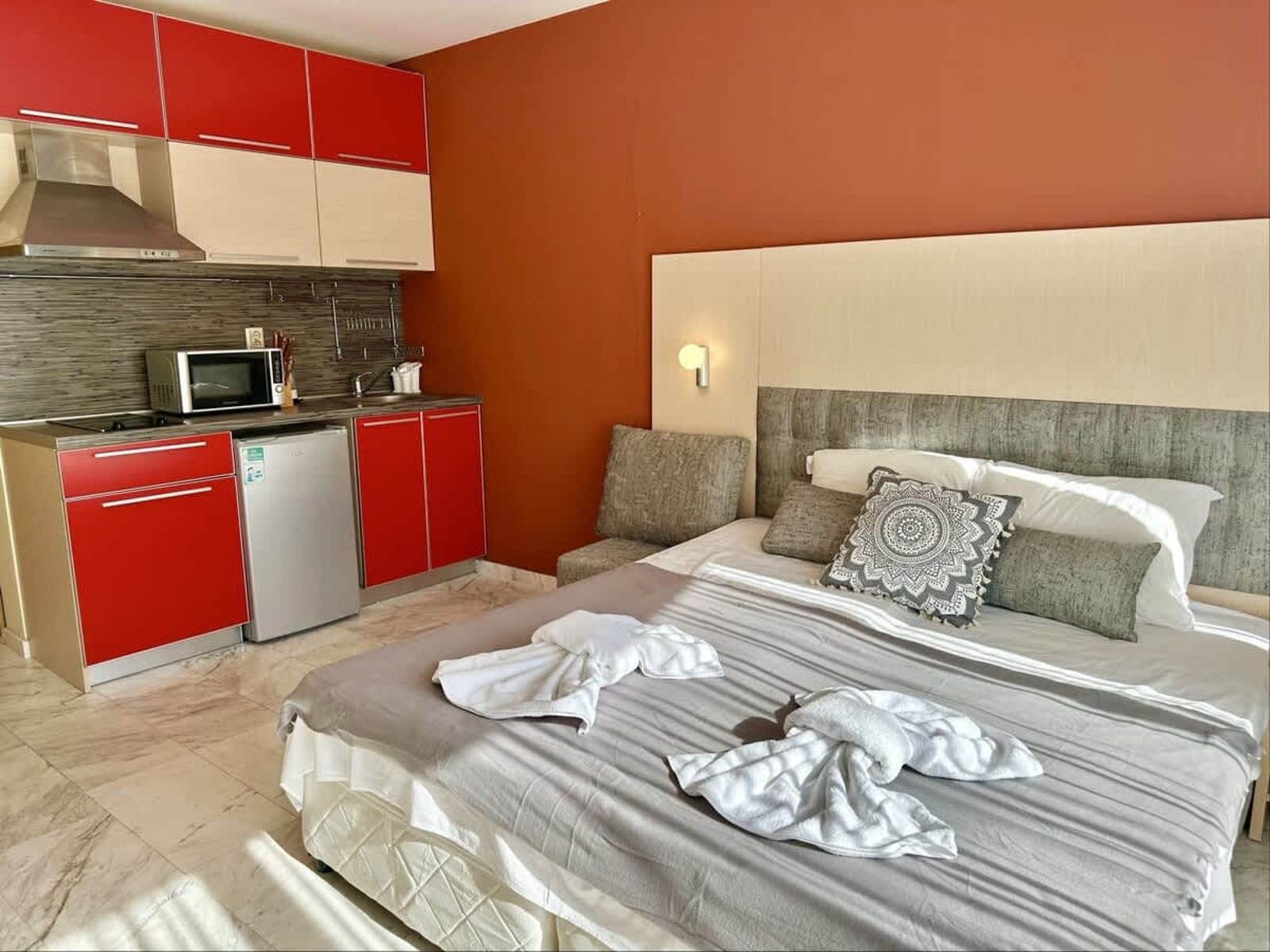 River Park Cozy Studio with pool view - Photo 9