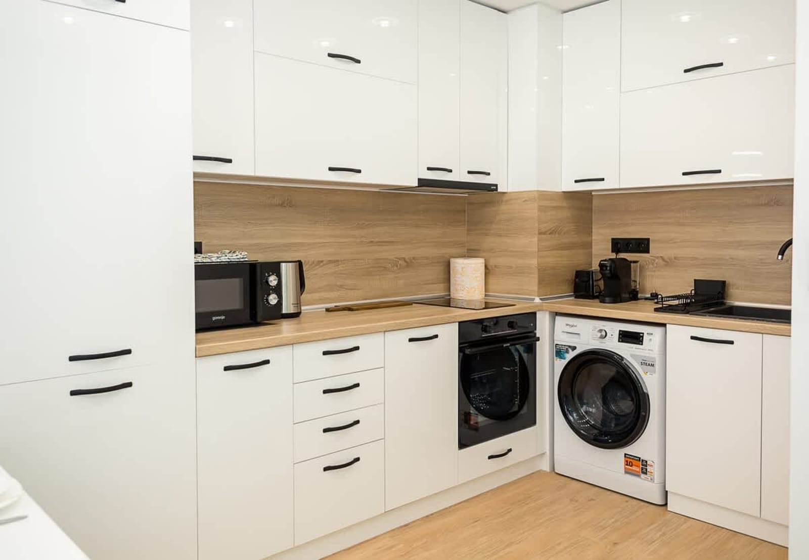 Chic 1BR Flat &amp; Garage | Garden Residence, Varna - Photo 2