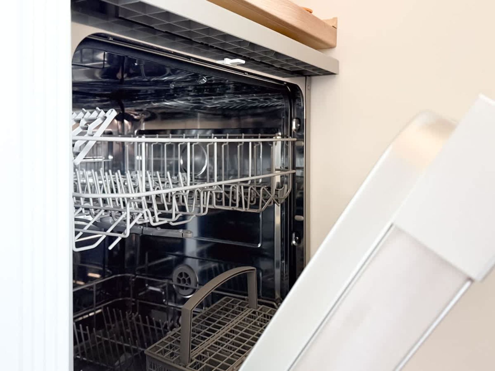 Split-Level City Stay with Balcony - Photo 8