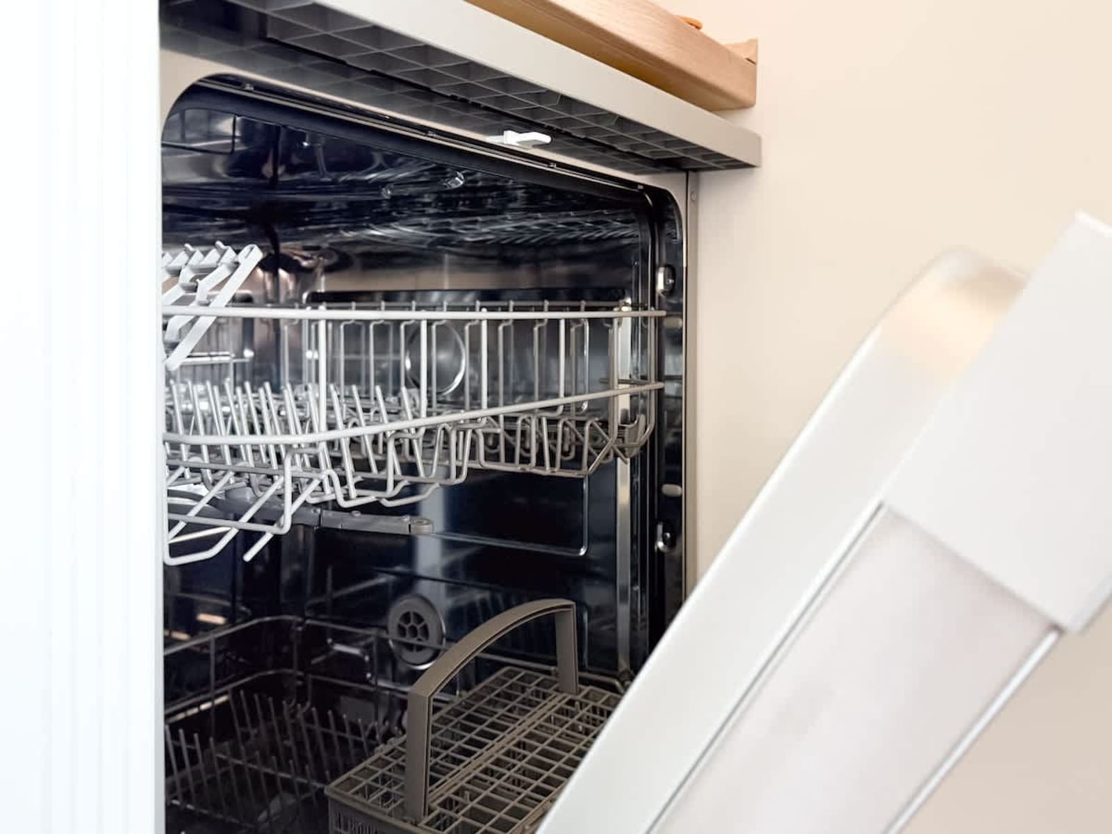 Split-Level City Stay with Balcony - Photo 8