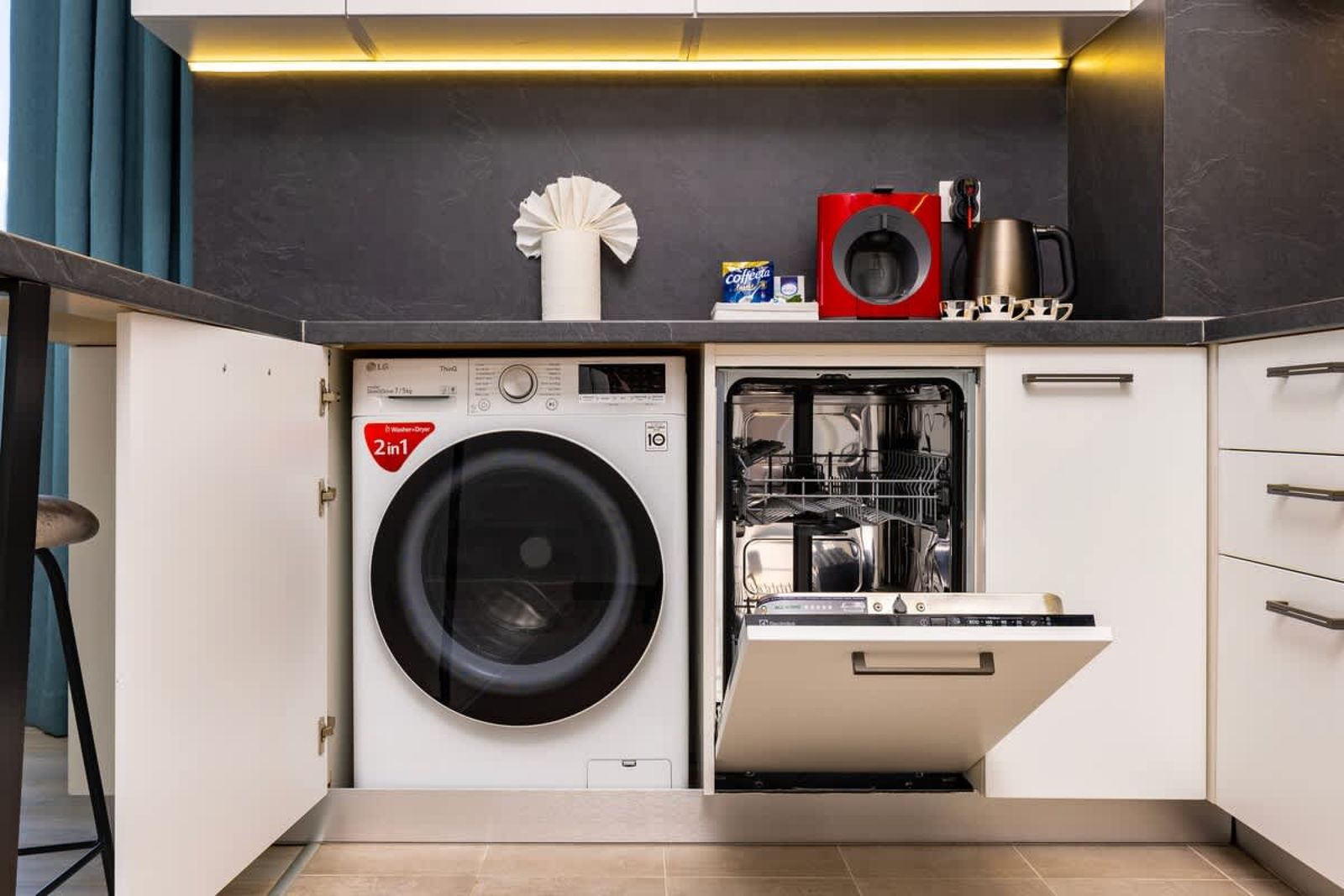 Bright and Cozy 1BD Flat in Plovdiv with Parking - Photo 9