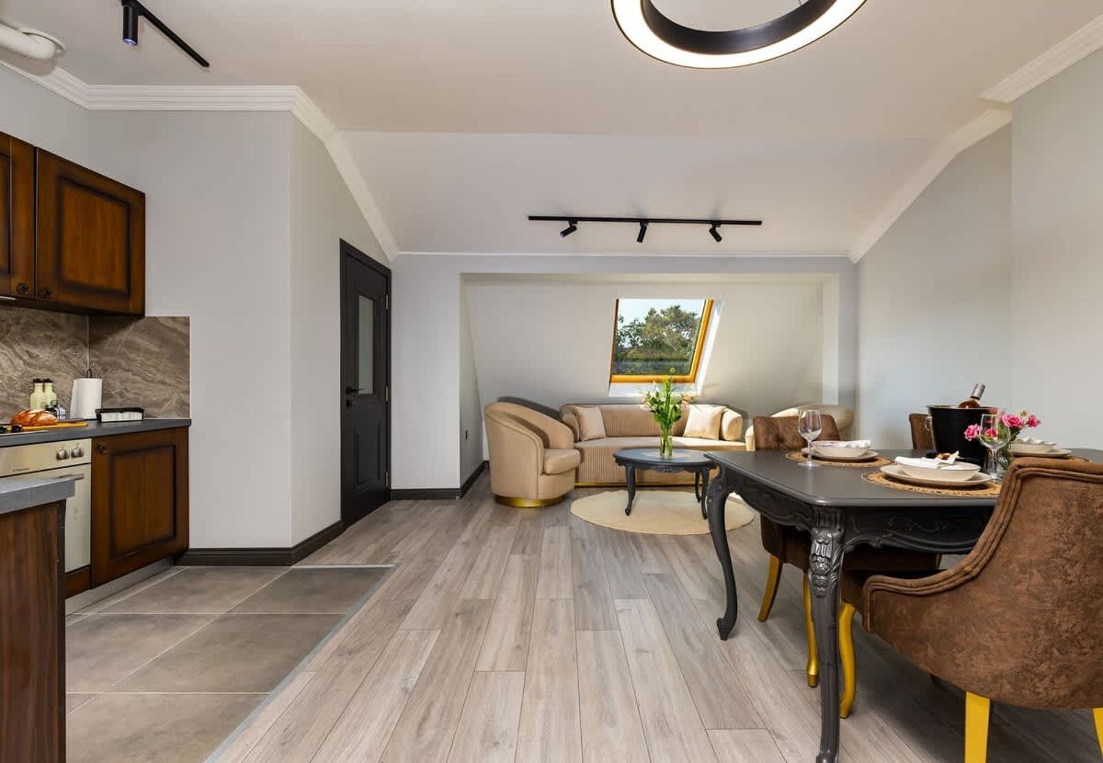 Central Apartments with Garden view - Apt No. 8 - Photo 10