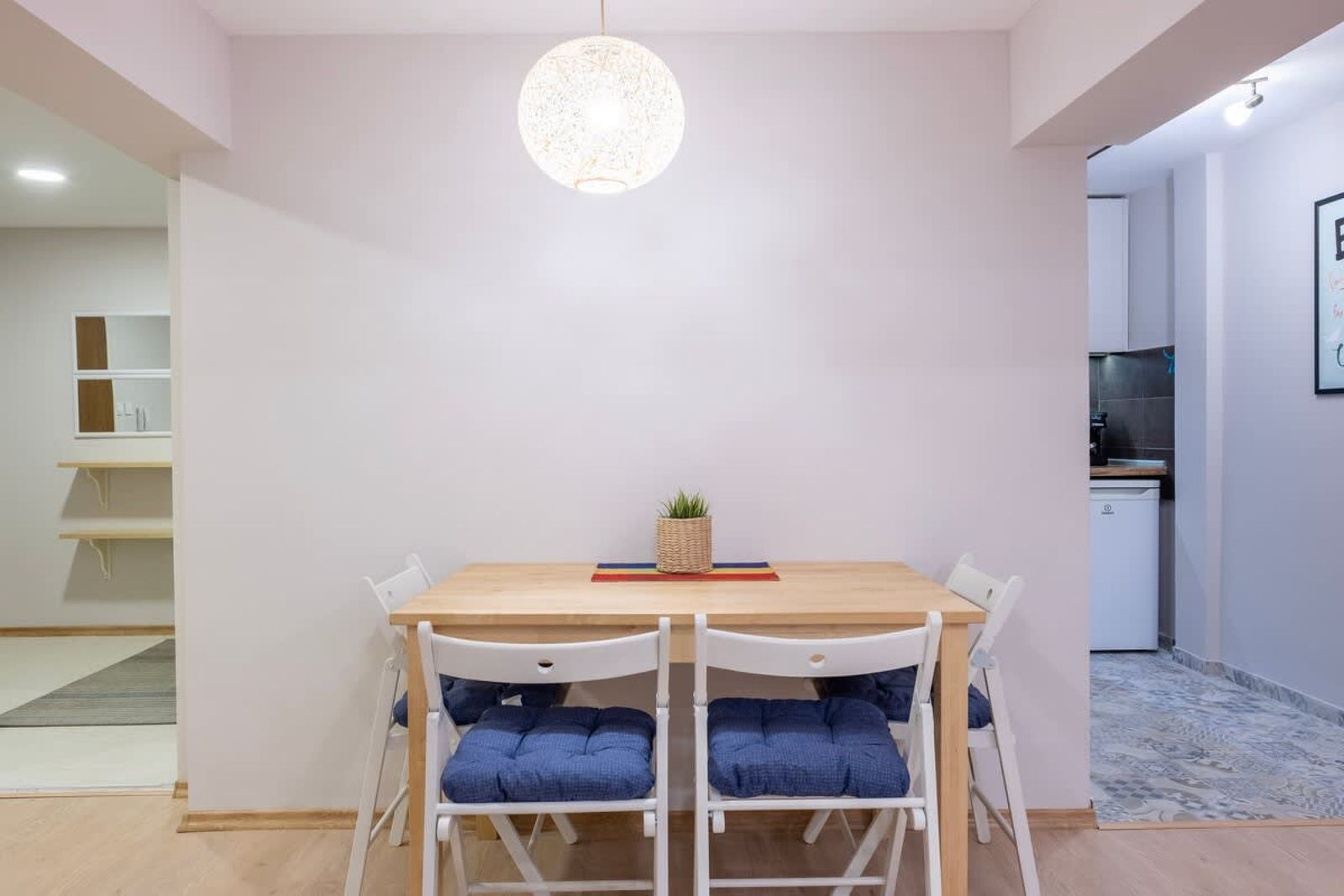 Central &amp; Beautiful Apartment - Perfect Location - Photo 12