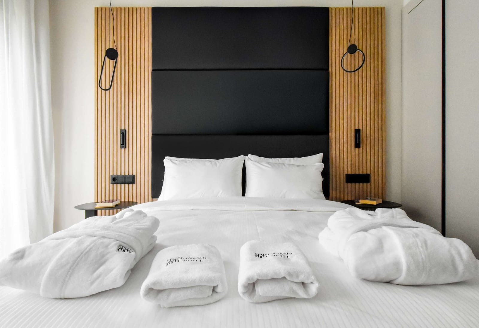 Hayashi Hotel - Glamourous 1BDR with a View - Photo 11