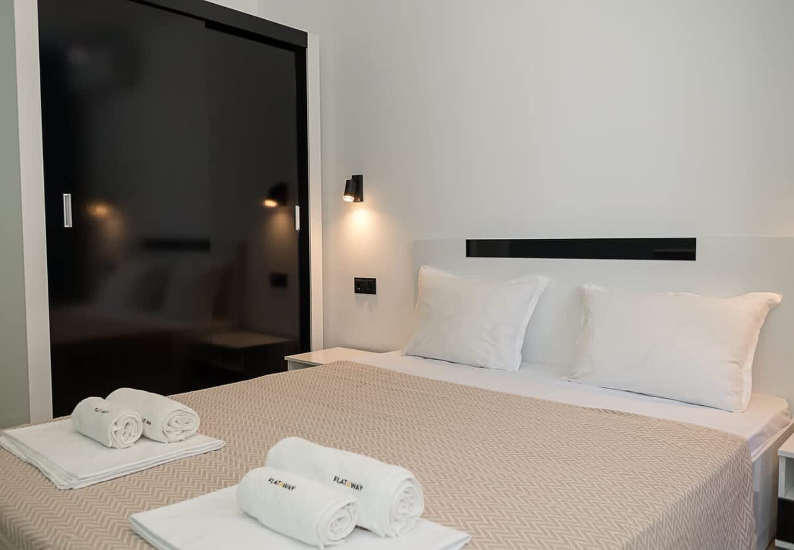 Chic 1BR Flat &amp; Garage | Garden Residence, Varna - Photo 16