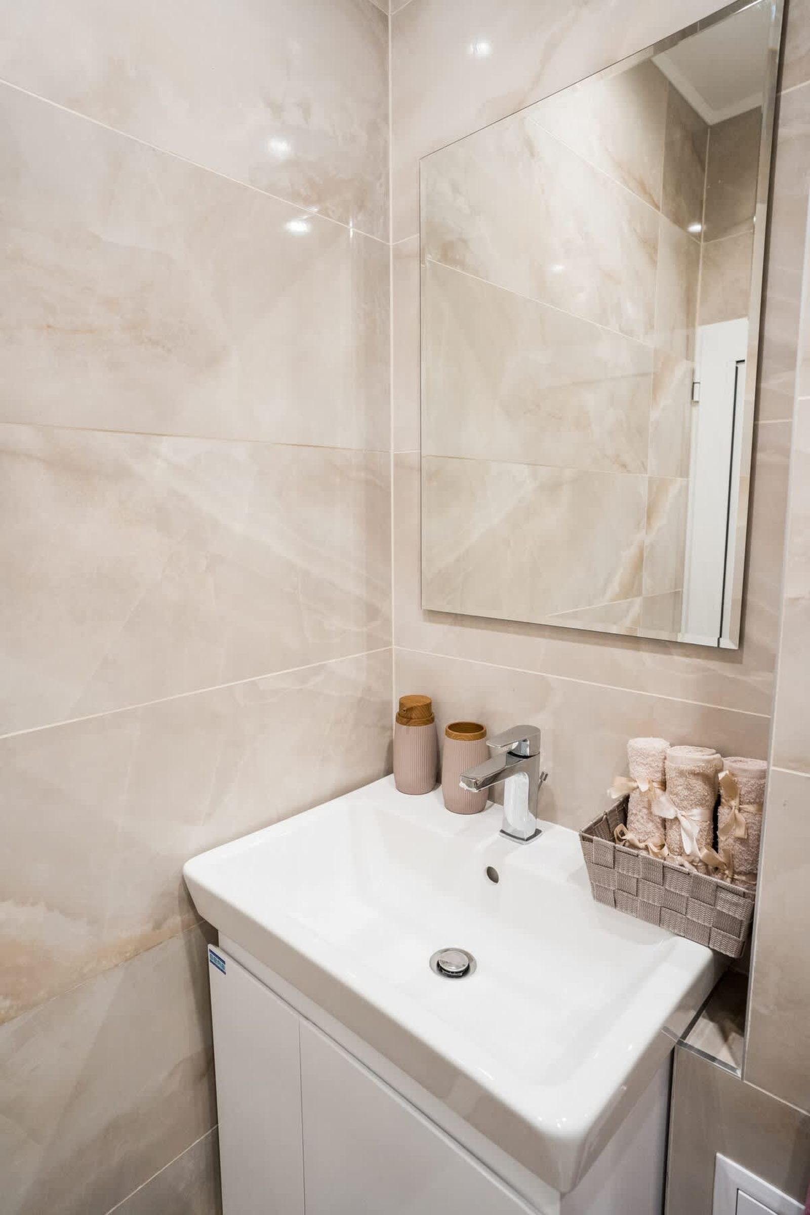 Black Sea 2bdrm Central Apartment - Photo 22