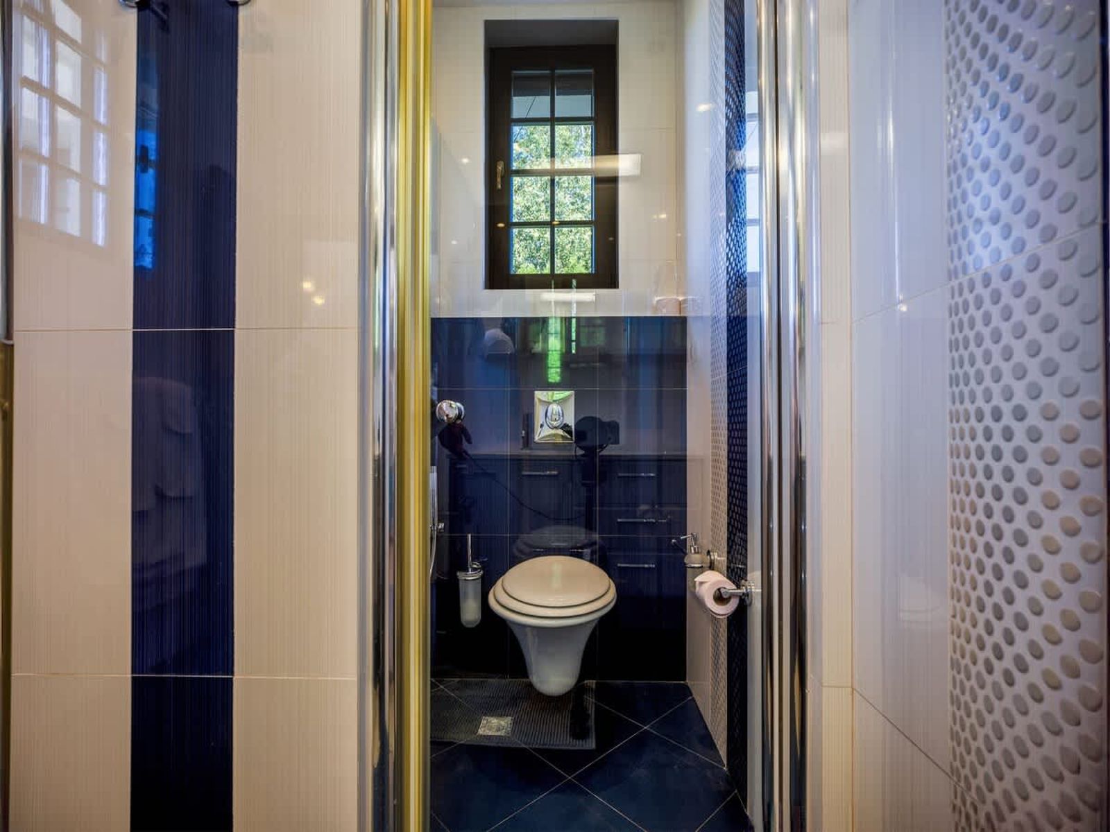 Luxury Villa with Pool- 4 Bedrooms in BlackSeaRama - Photo 17