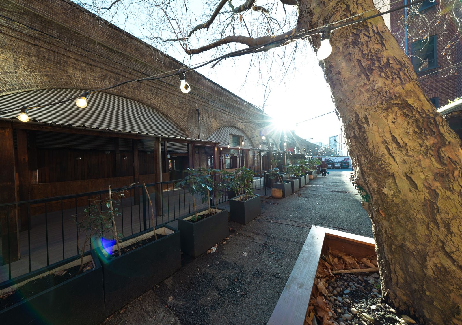Three Railway Arch Industrial Venue with a Courtyard in Shoreditch - Photo 42