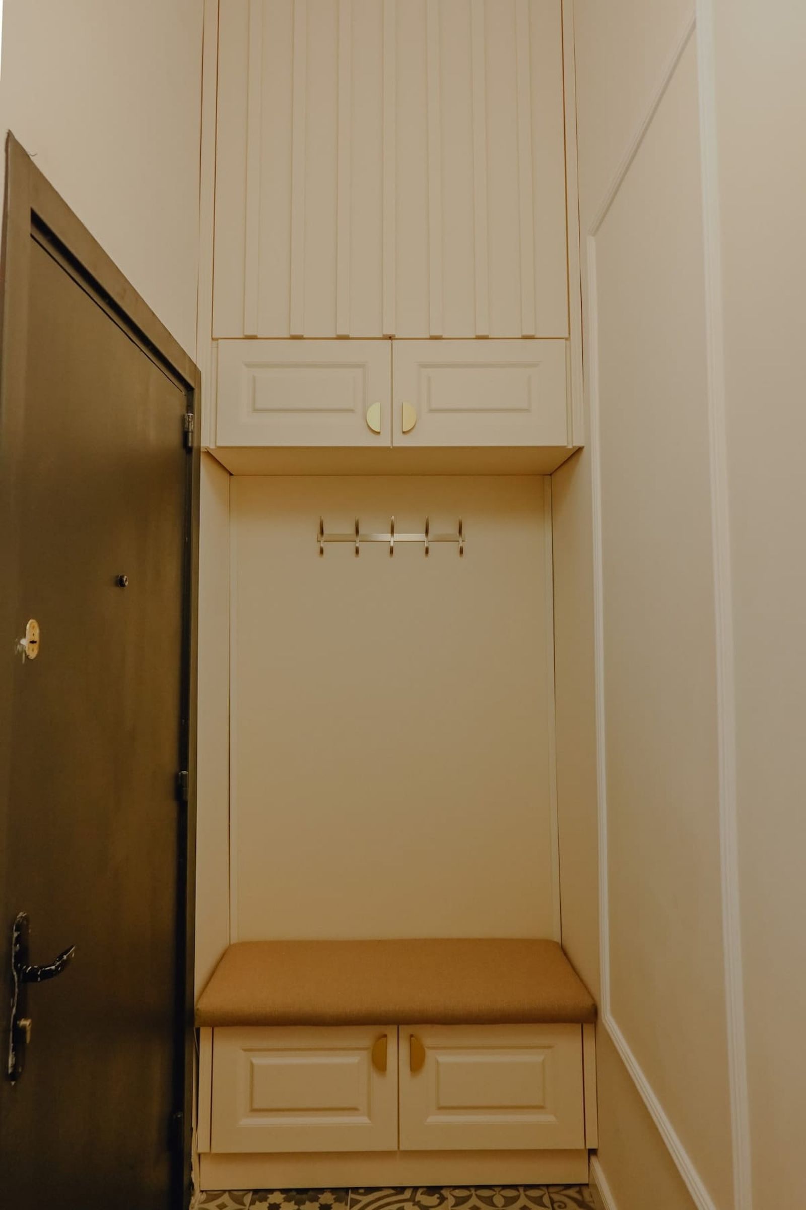 Elegant Escape - High Ceilings, Balcony &amp; Piano - Photo 23