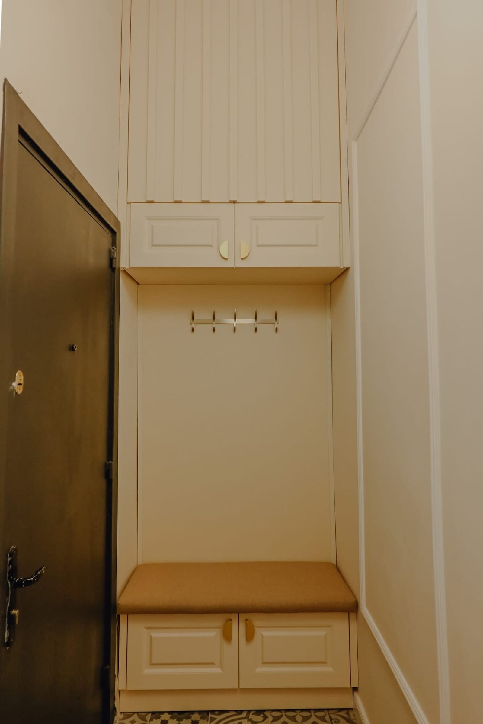 Elegant Escape - High Ceilings, Balcony &amp; Piano - Photo 23