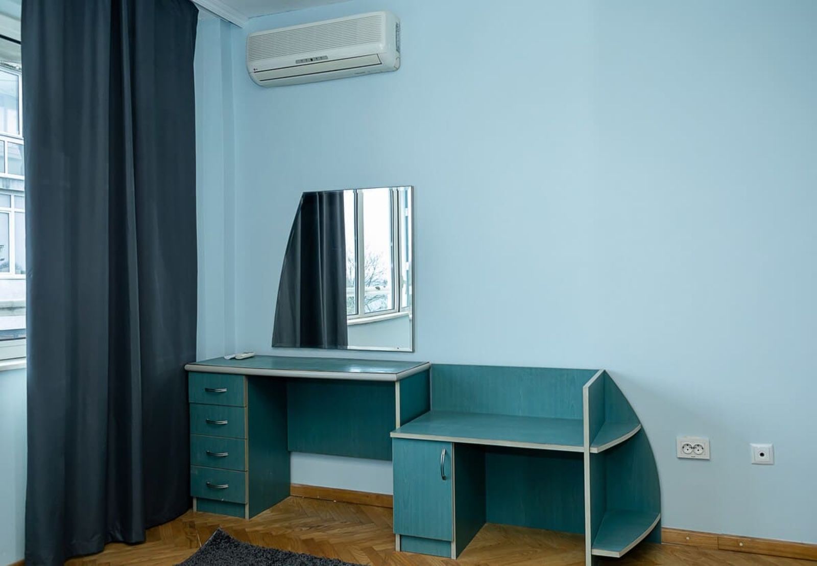 3BD Maisonette with Sea Views - Next to Sea Garden - Photo 29