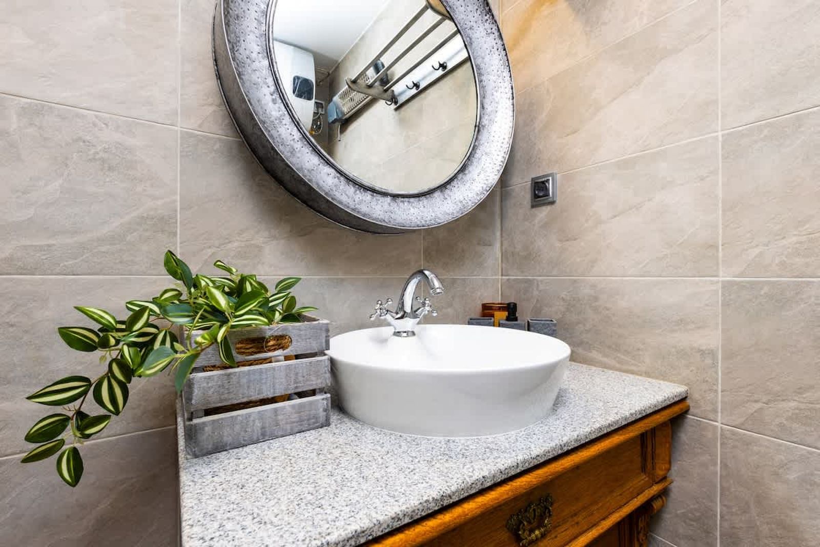 Exclusive One-Bedroom Retreat + Private Parking - Photo 25