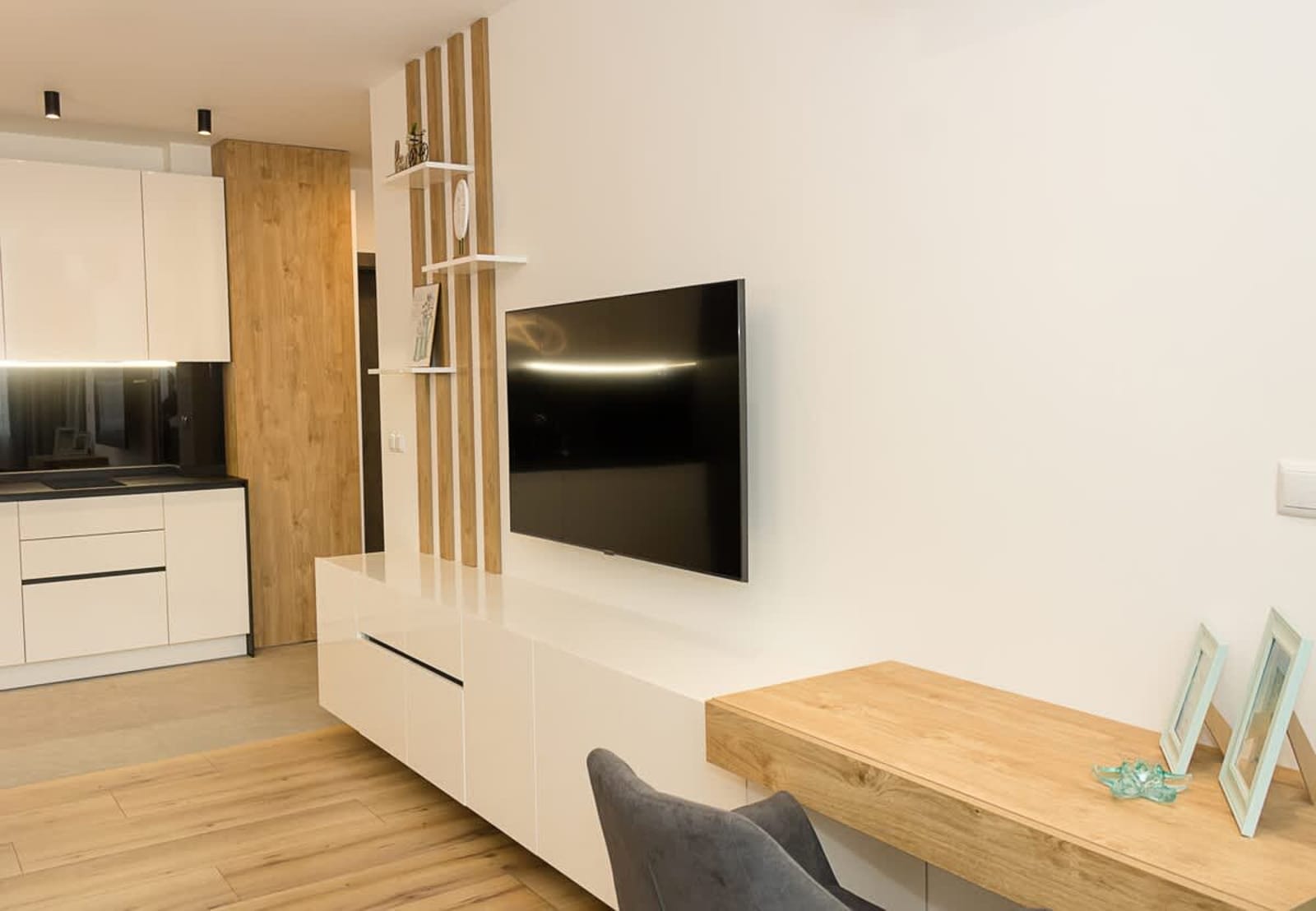 Modern Seaside Retreat 1BD Apartments - Photo 9