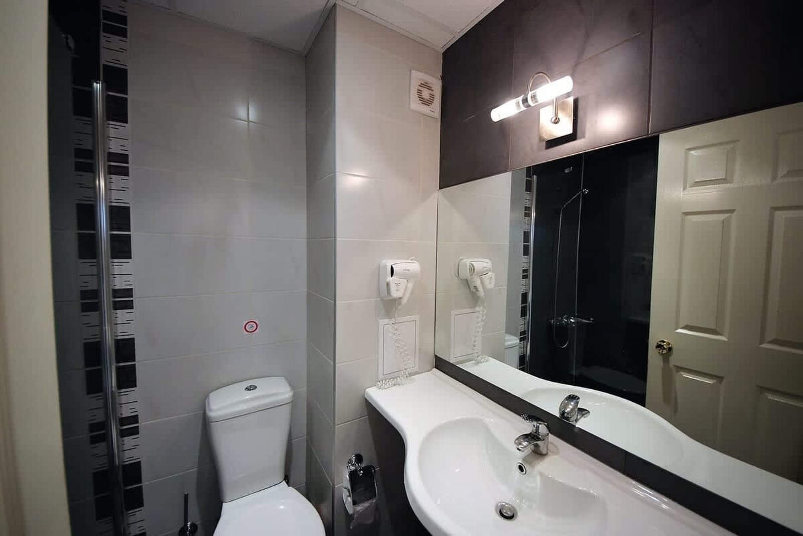 Cozy Soth Pearl  Pool View Studio with balcony - Photo 13