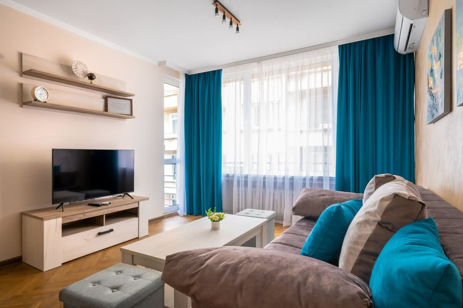 Charming Urban Retreat: Stylish 1BD Flat near NDK - Photo 8