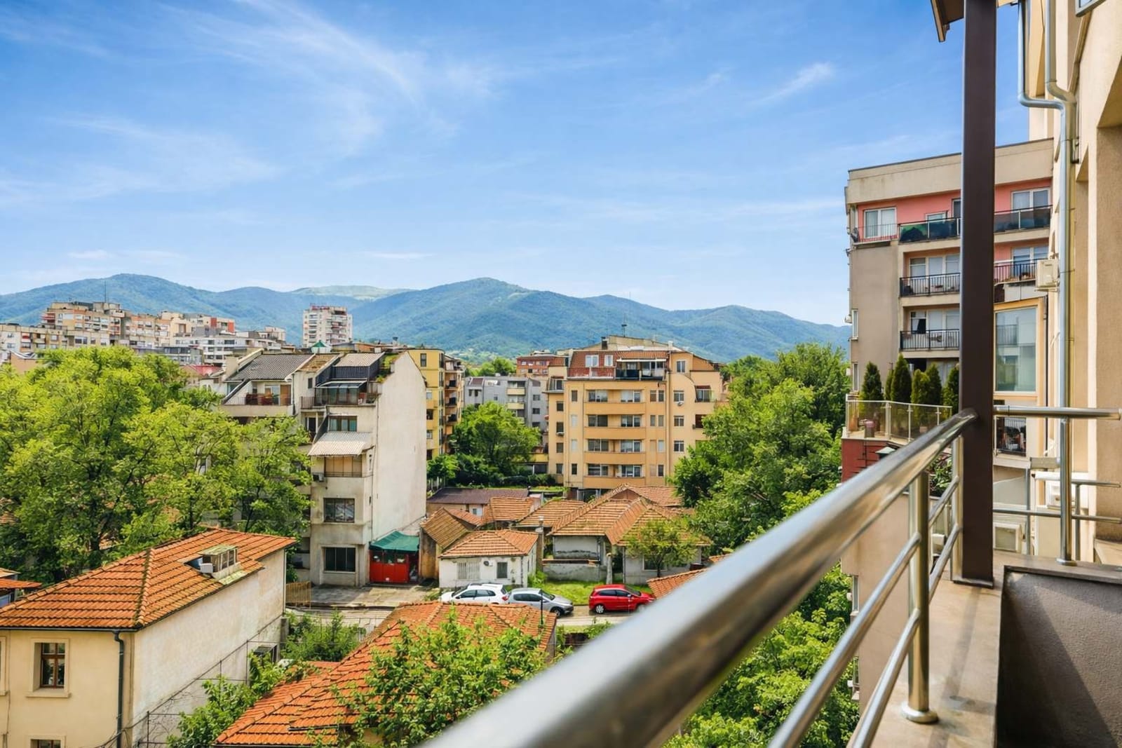 Sunny Modern 1BR Retreat with Cozy Balcony - Photo 37