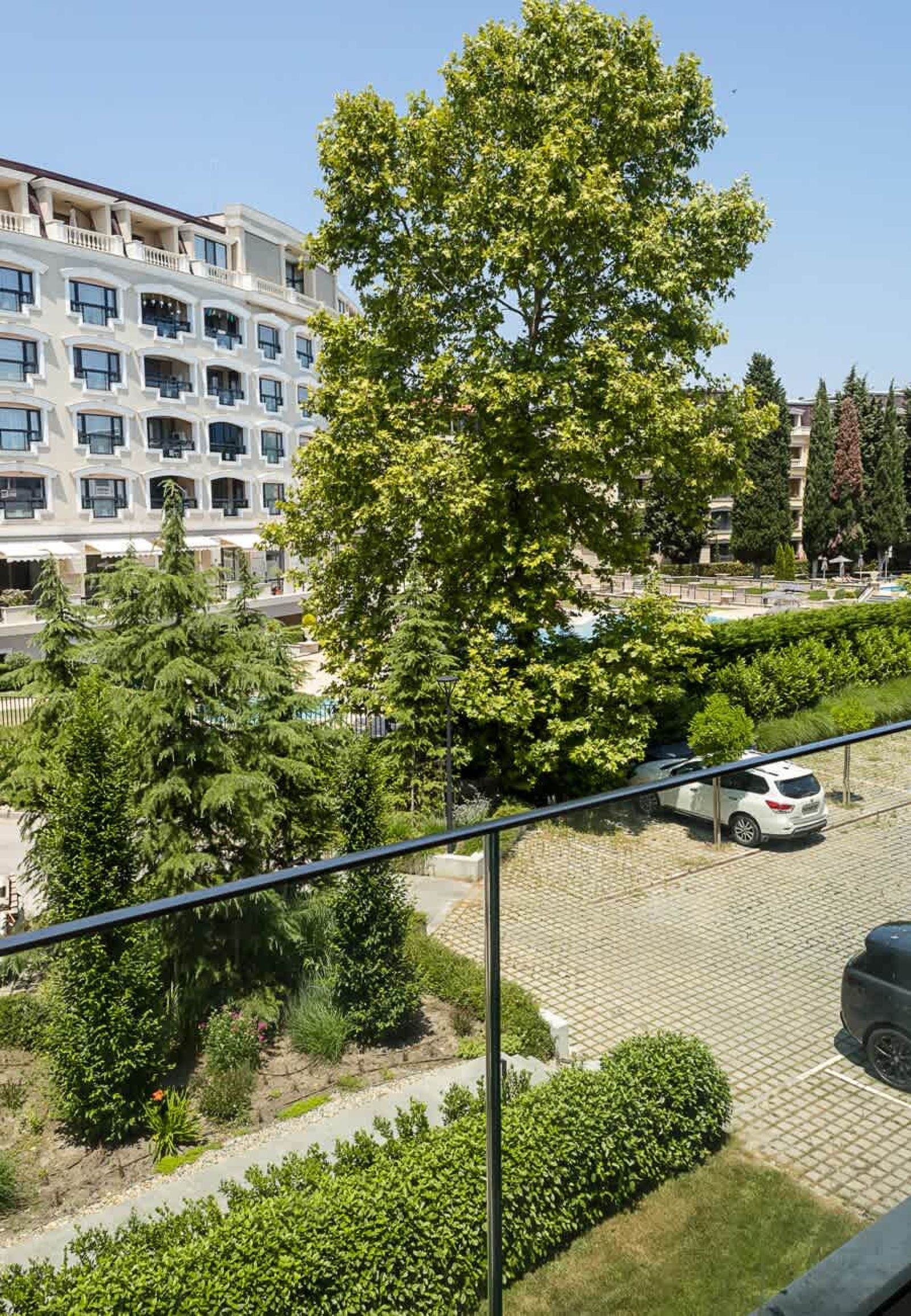 Modern 2-Bedroom Flat with Balcony in Azur Premium - Photo 13