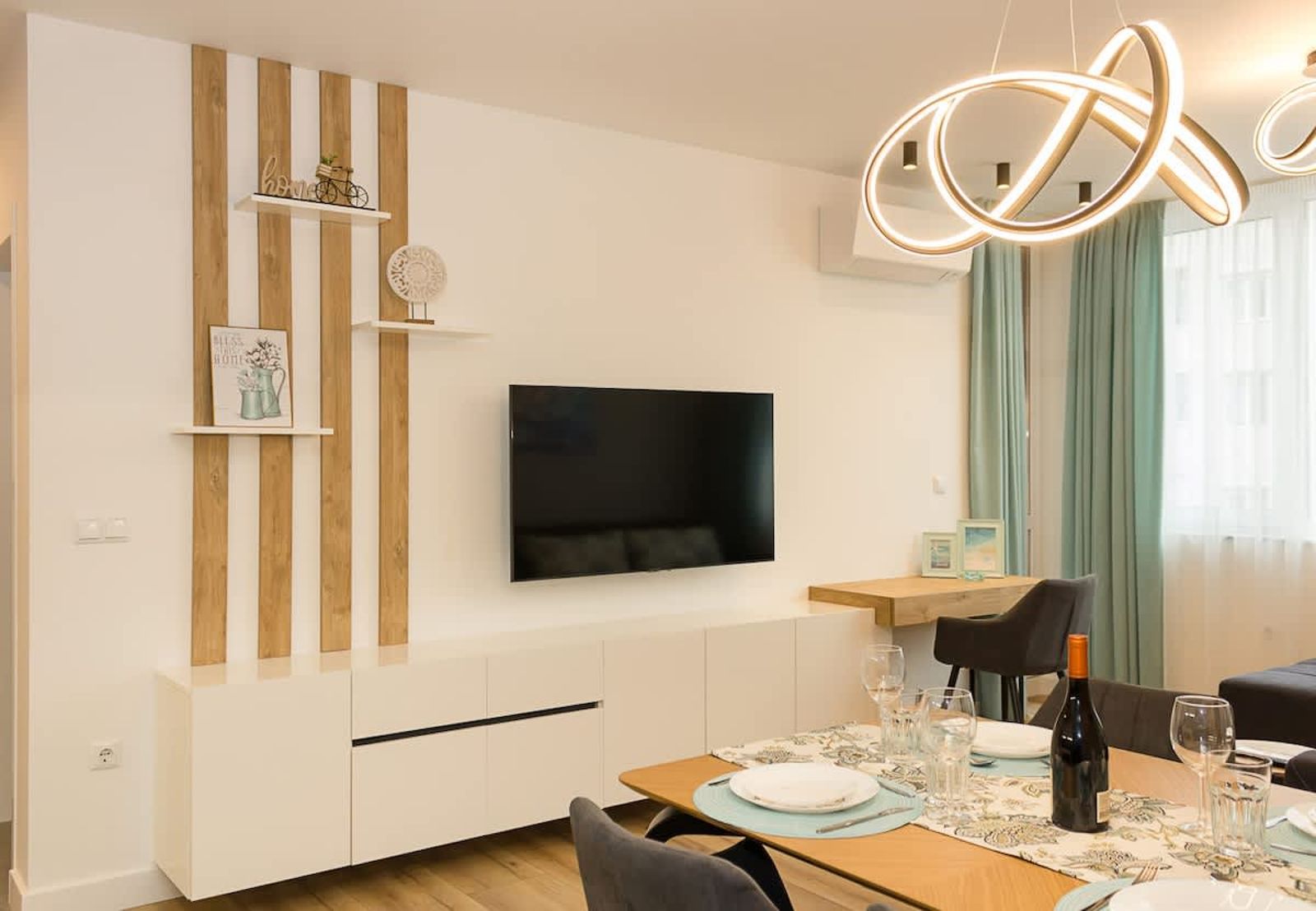 Modern Seaside Retreat 1BD Apartments - Photo 3