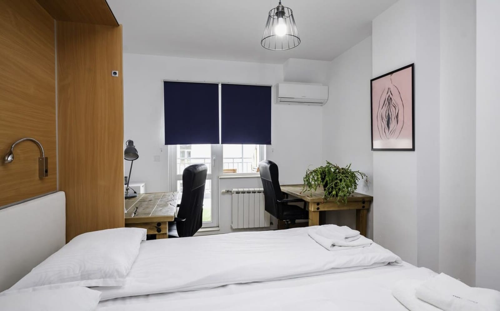 Charming &amp; Cozy 2BD Apartment with Natural Light - Photo 13